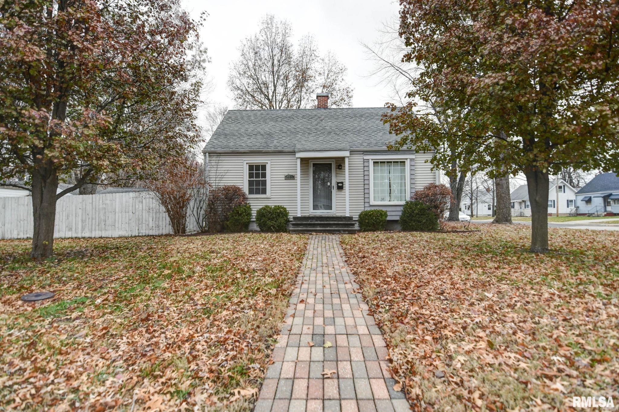 1403 W Main Cross Street, Taylorville, Illinois image 1