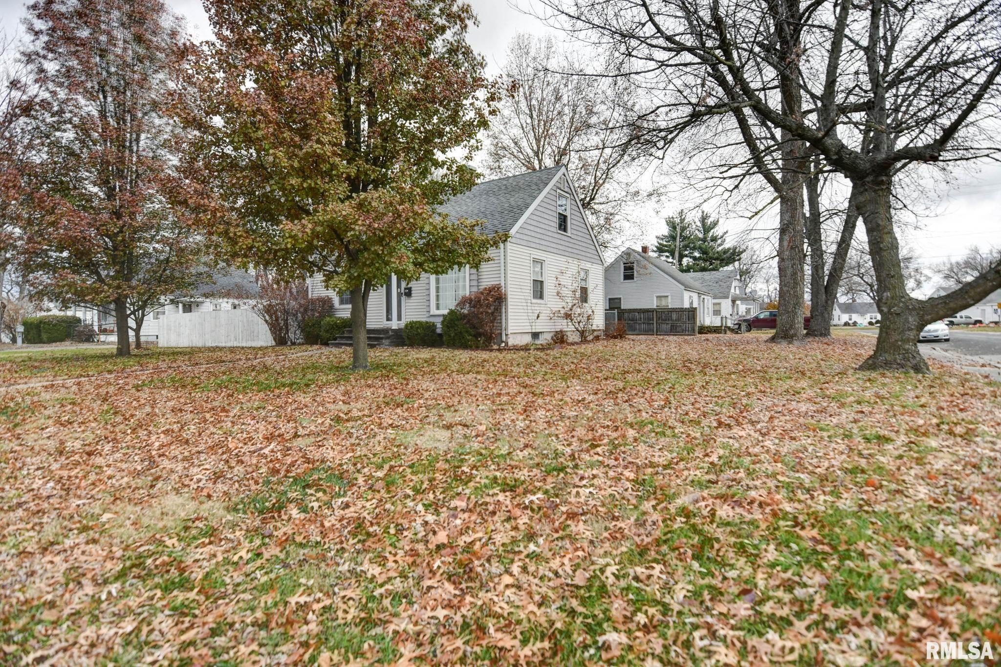 1403 W Main Cross Street, Taylorville, Illinois image 17