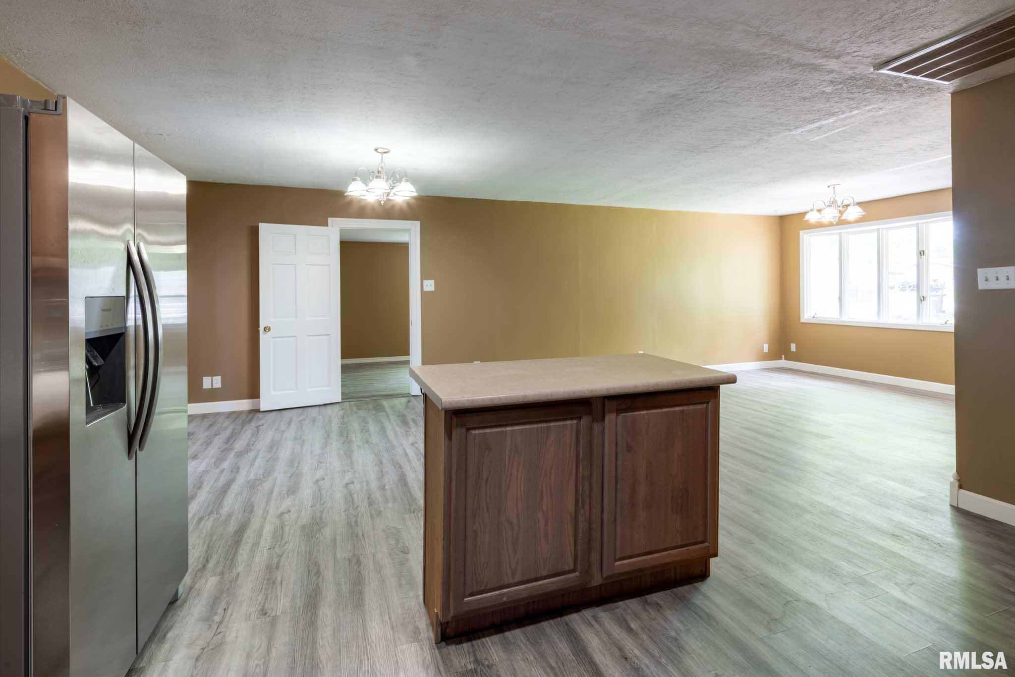 1401 Thomas Street, Carterville, Illinois image 6