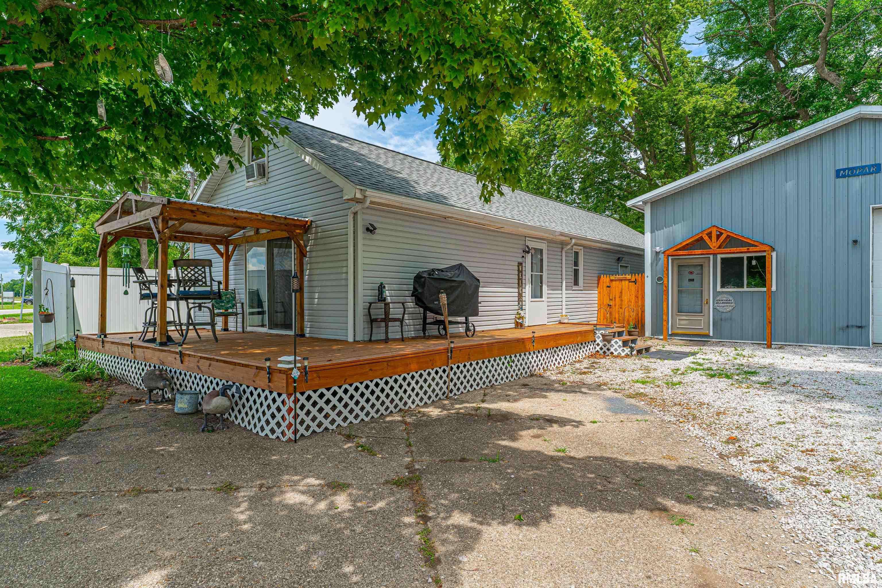 525 N MAIN Street