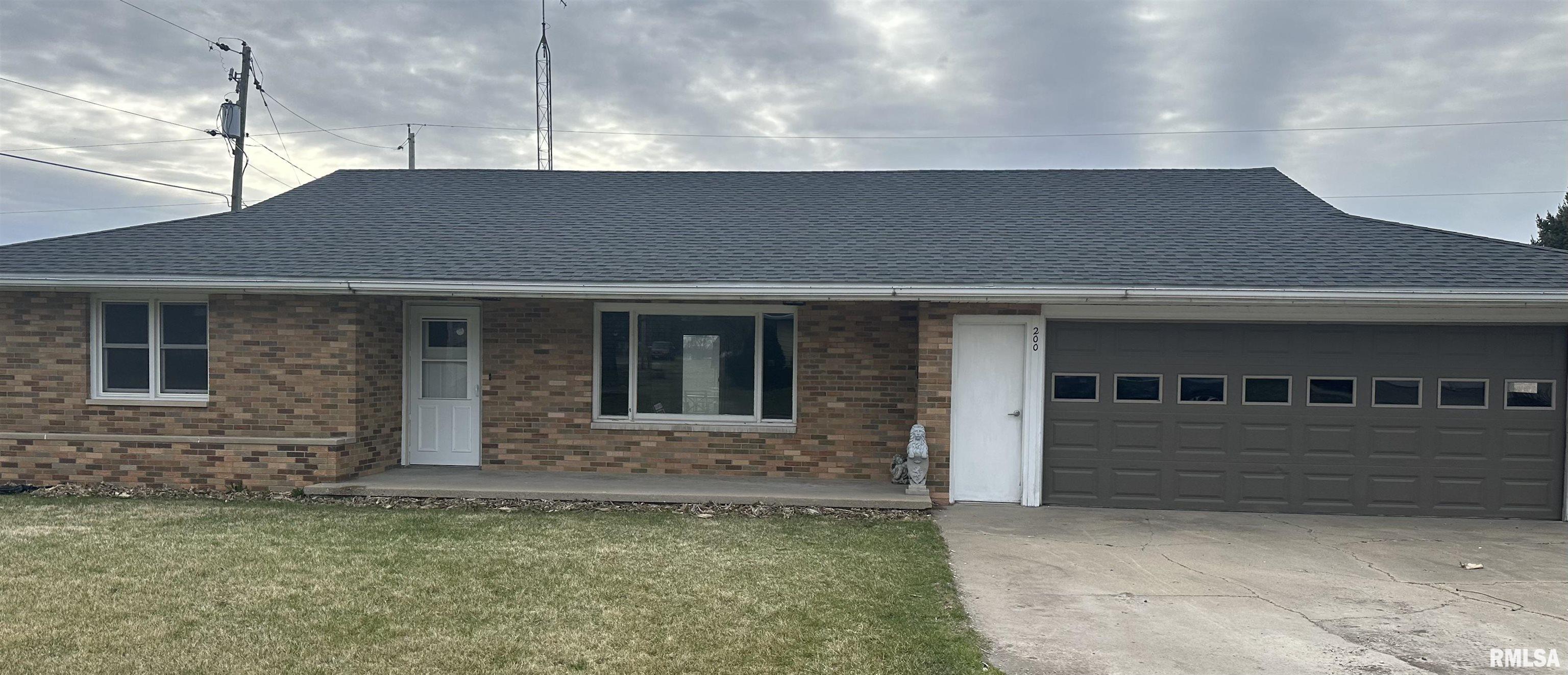 200 N 3rd Street, Wyoming, Illinois image 1