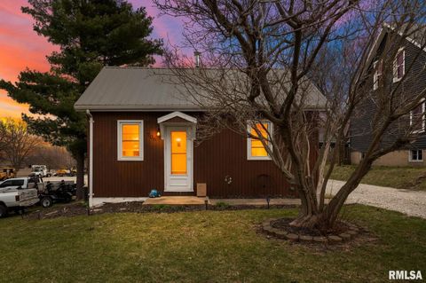 Homes For Sale - 706 N State Street<br/> Woodford County, Roanoke, IL 61561