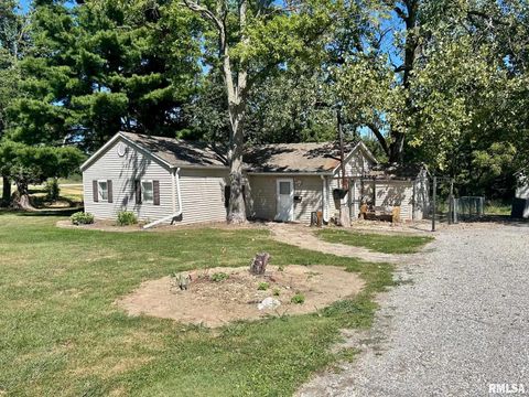 Homes For Sale - 3020 S Laura Street<br/> Macon County, Decatur, IL 62521