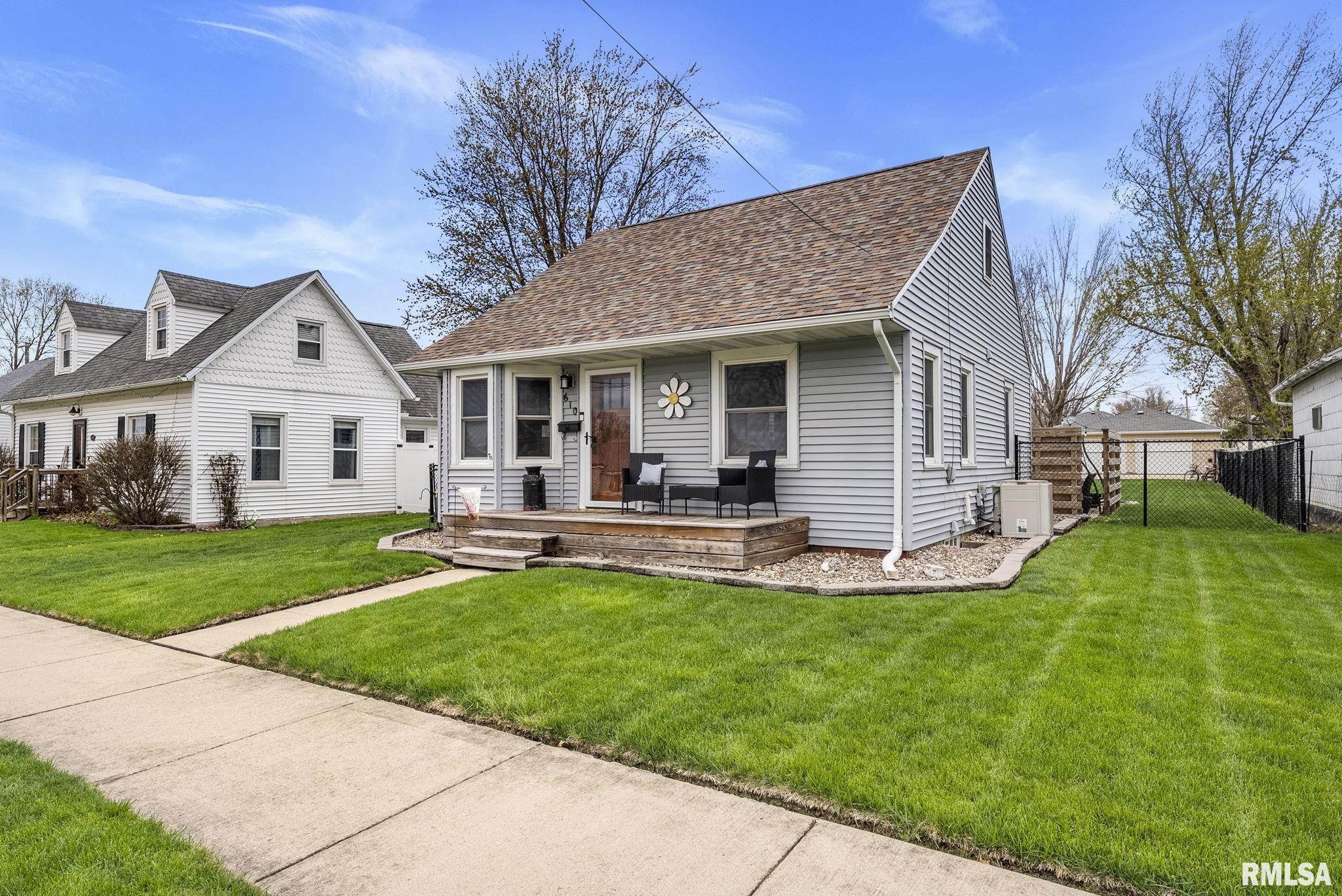 610 12th Street, De Witt, Iowa image 2