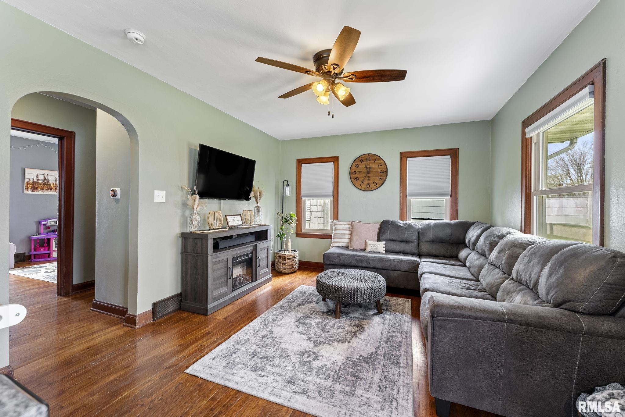 610 12th Street, De Witt, Iowa image 6