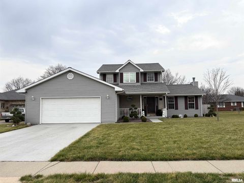 Homes For Sale - 4 Ventura Court<br/> Jacksonville, IL 62650