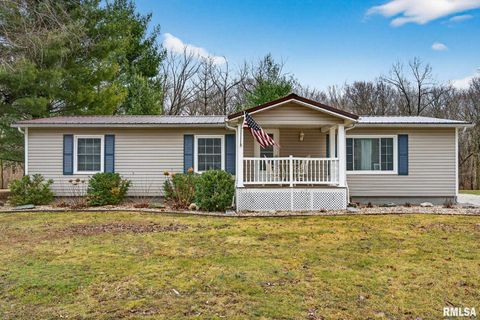 Homes For Sale - 325 Valley View Circle<br/> Dahinda, IL 61428