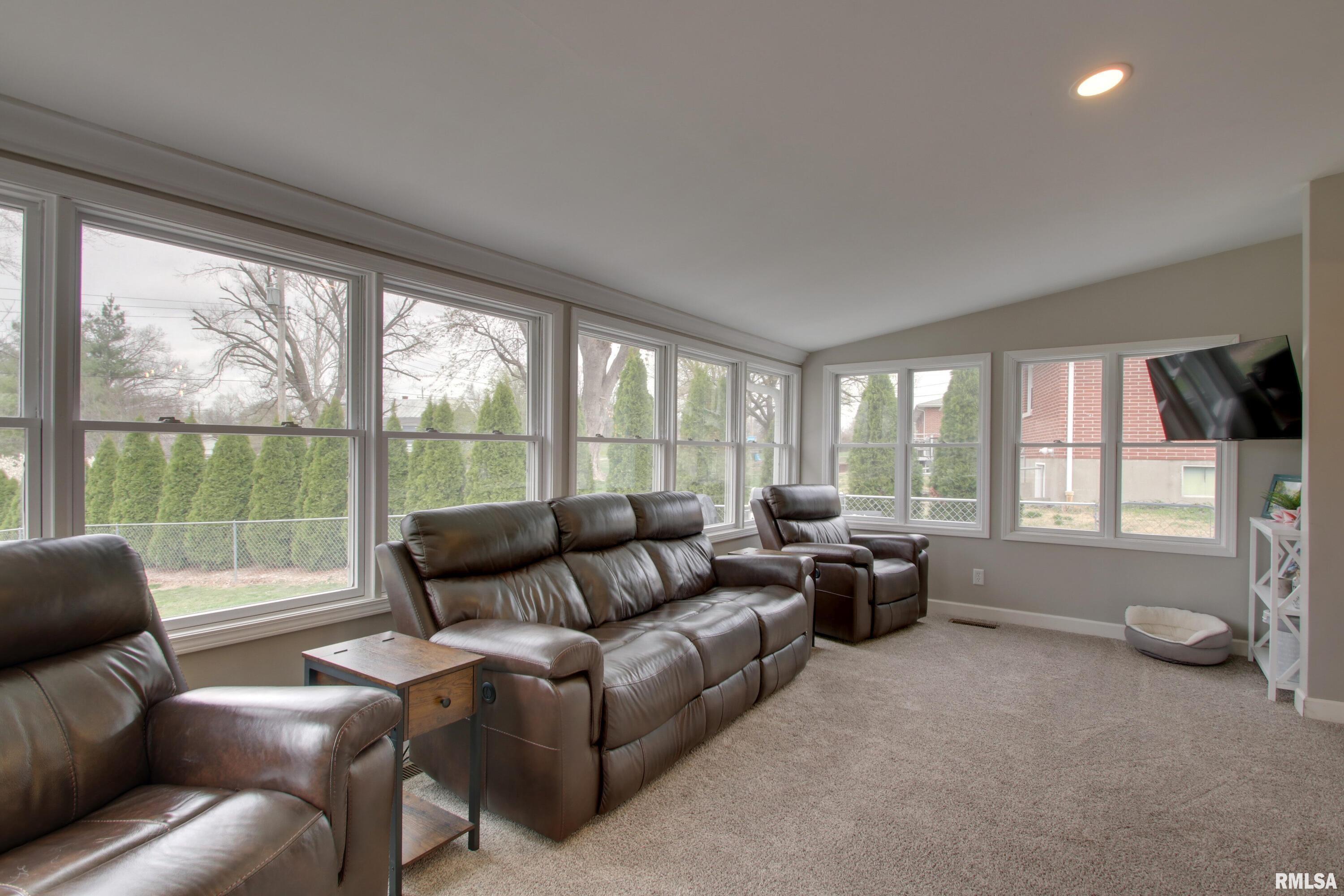 2120 W Sunnybrook Drive, Quincy, Illinois image 5