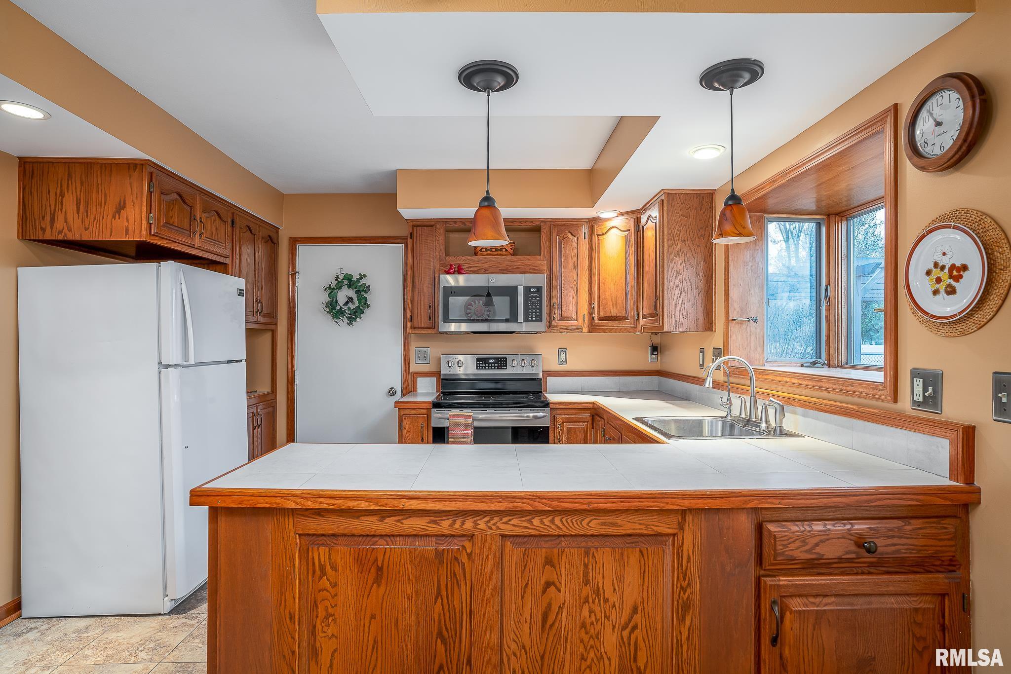 1414 18th Avenue, Silvis, Illinois image 8