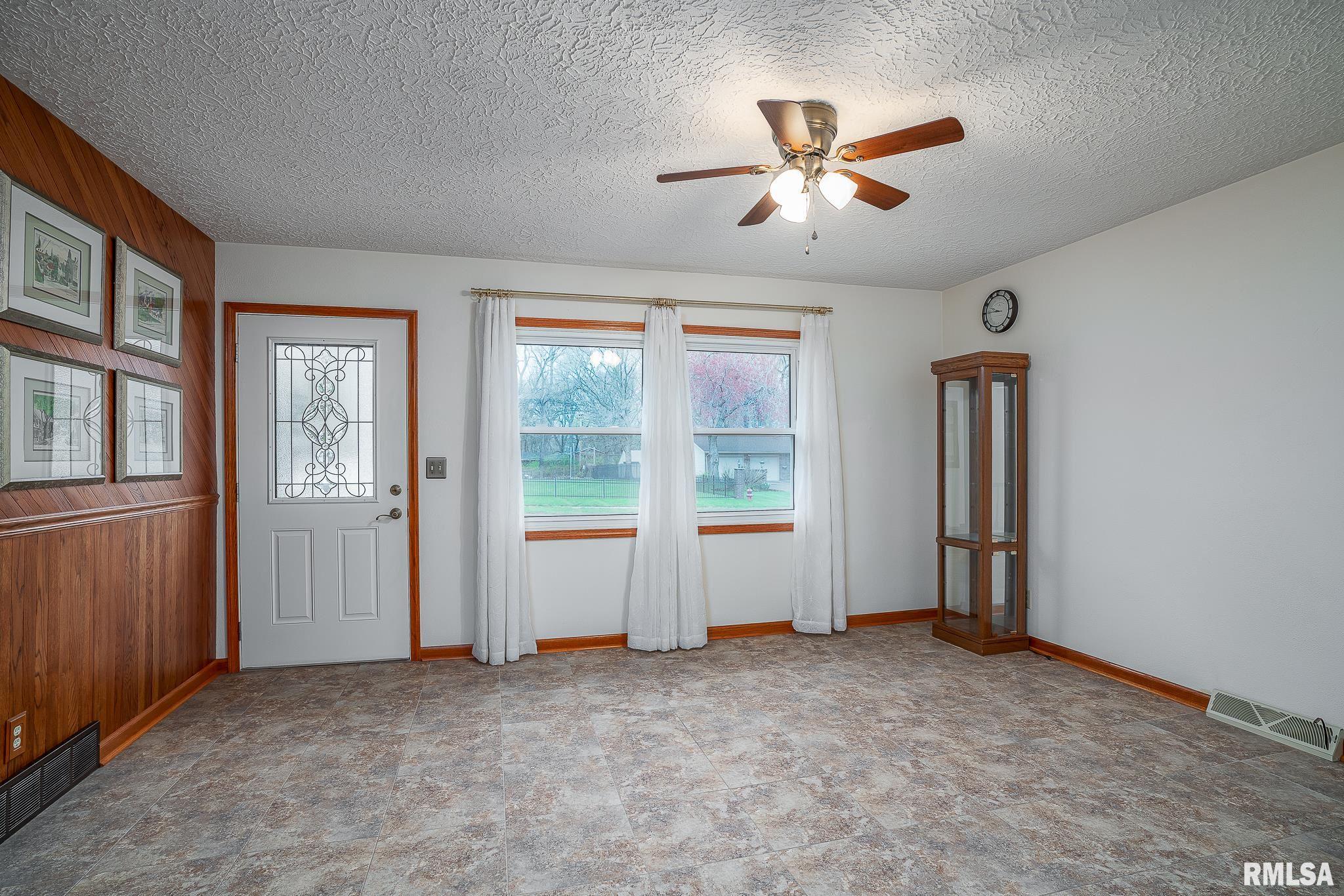 1414 18th Avenue, Silvis, Illinois image 4