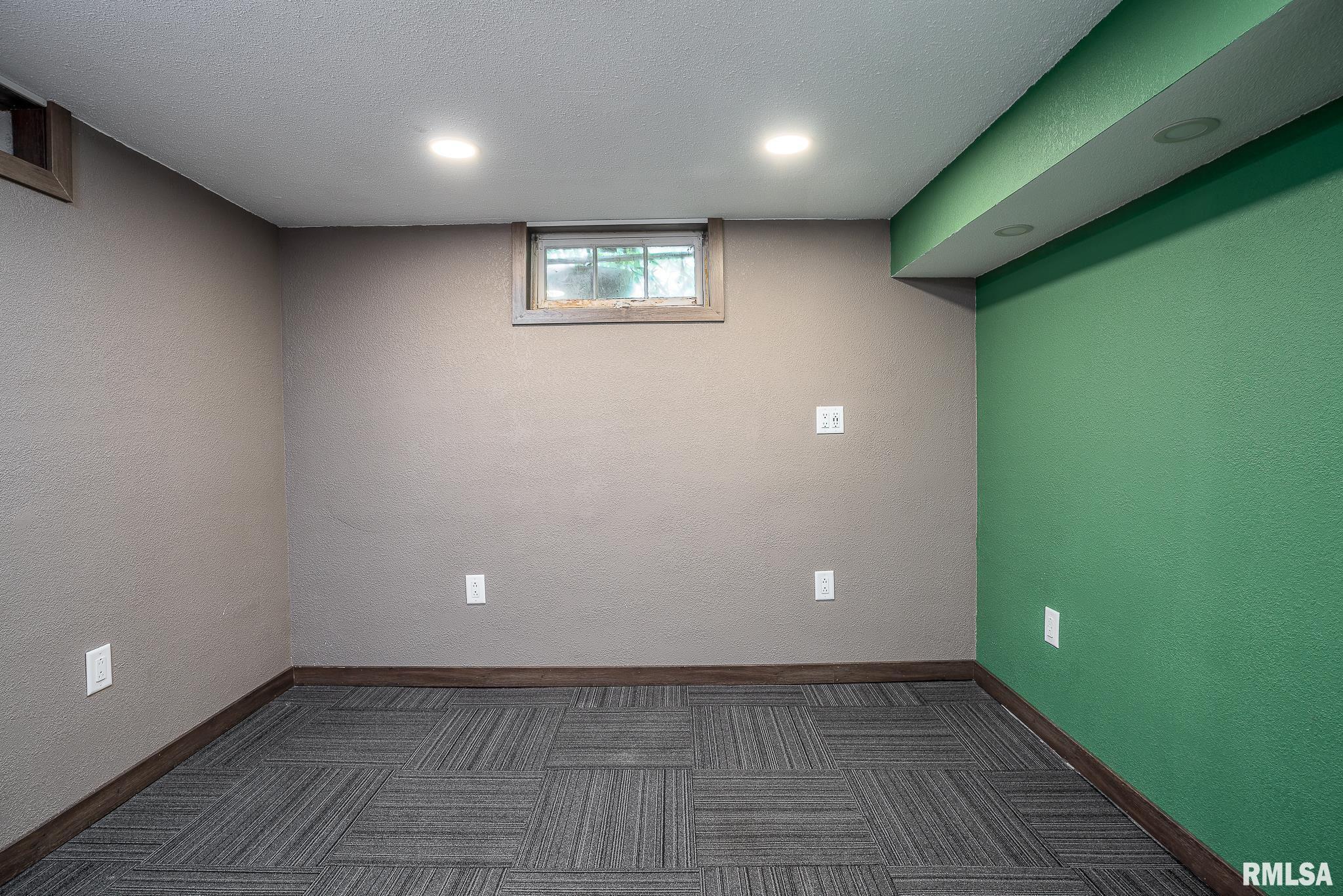2238 W Lombard Street, Davenport, Iowa image 13