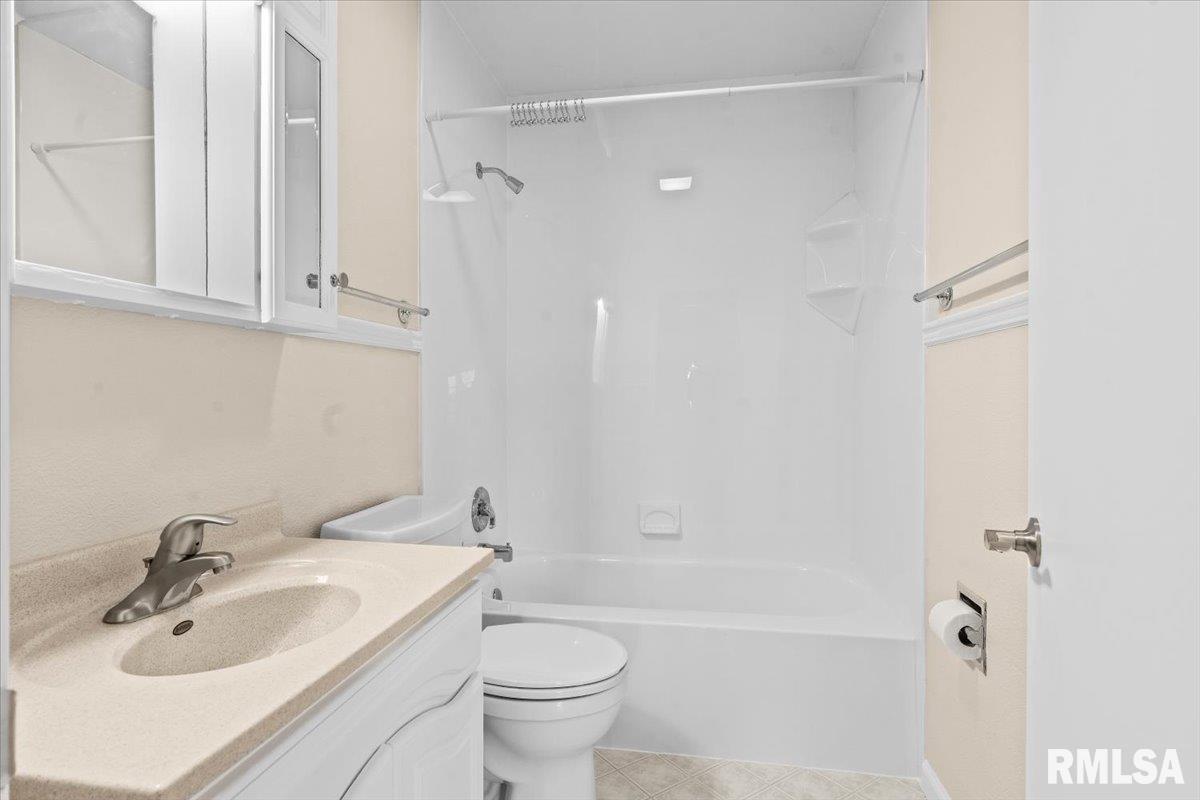 4157 N Walnut Street Road, Springfield, Illinois image 10