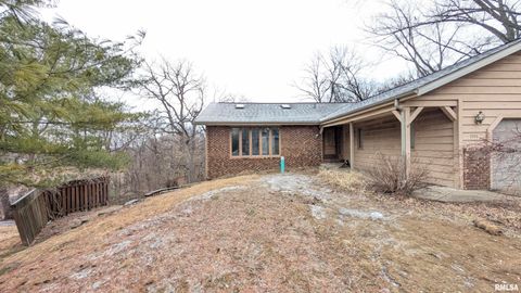 Homes For Sale - 1919 Sierra Court<br/> Pekin, IL 61554