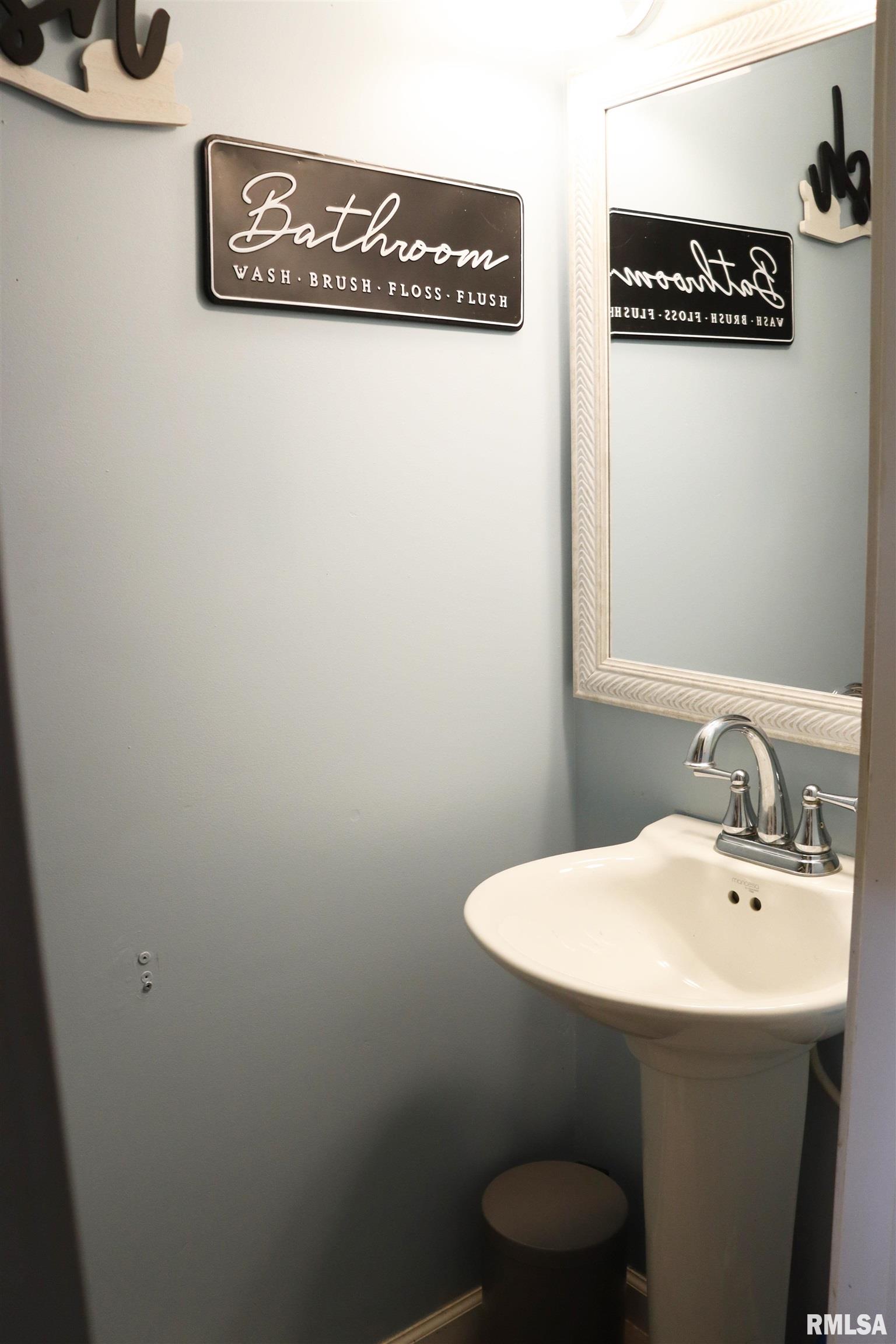 558 E Prospect Street, Farmington, Illinois image 31