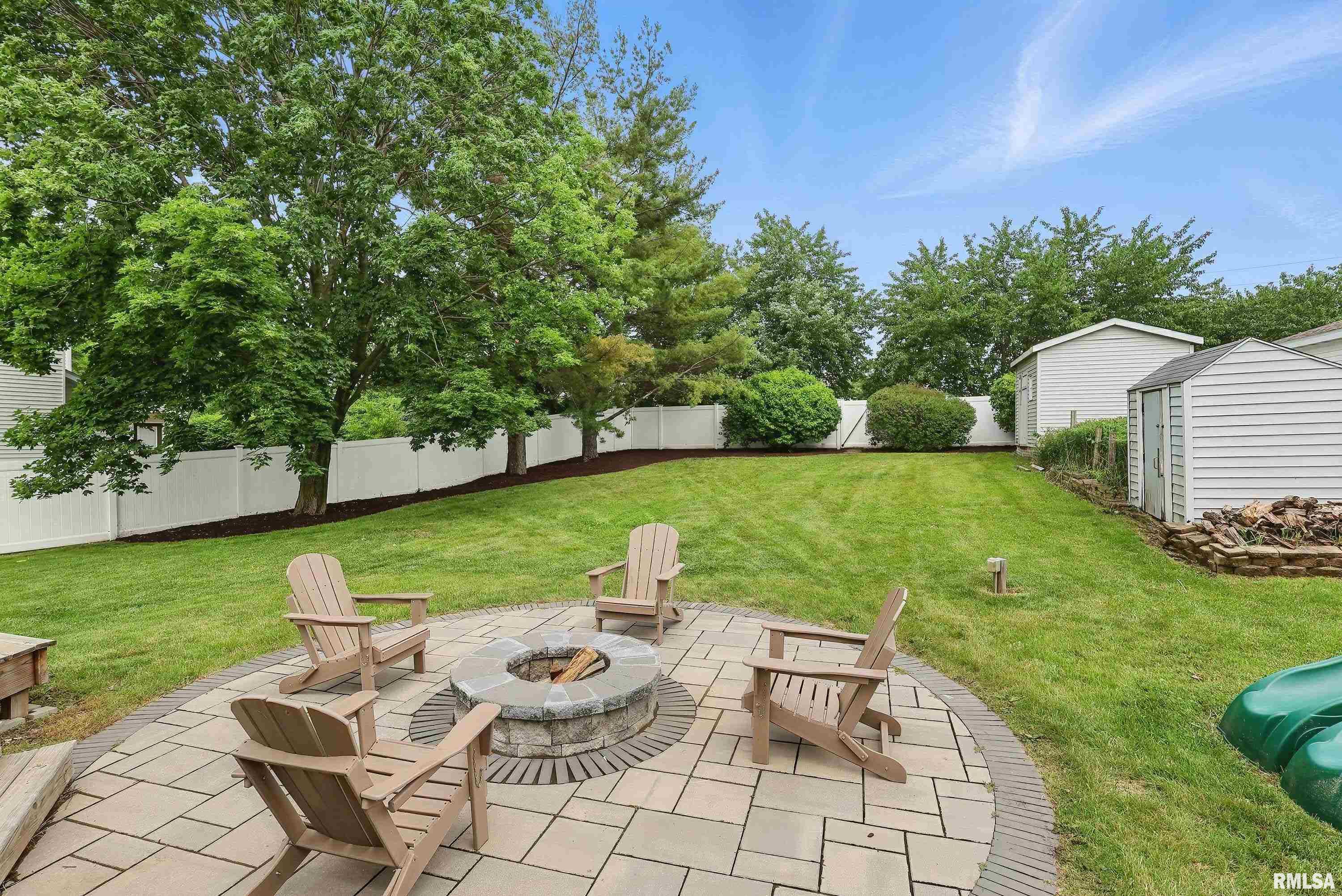4821 Kynnelworth Drive, Bettendorf, Iowa image 38