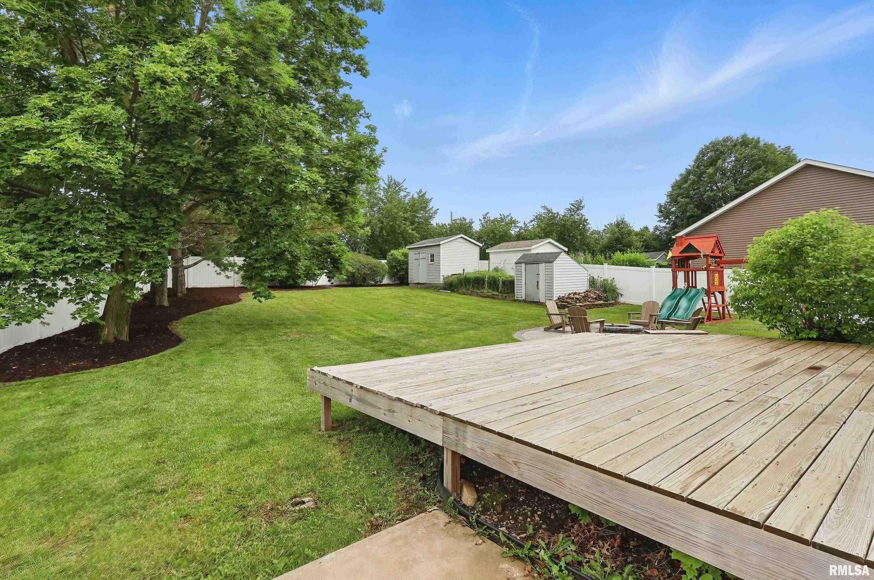 4821 Kynnelworth Drive, Bettendorf, Iowa image 36