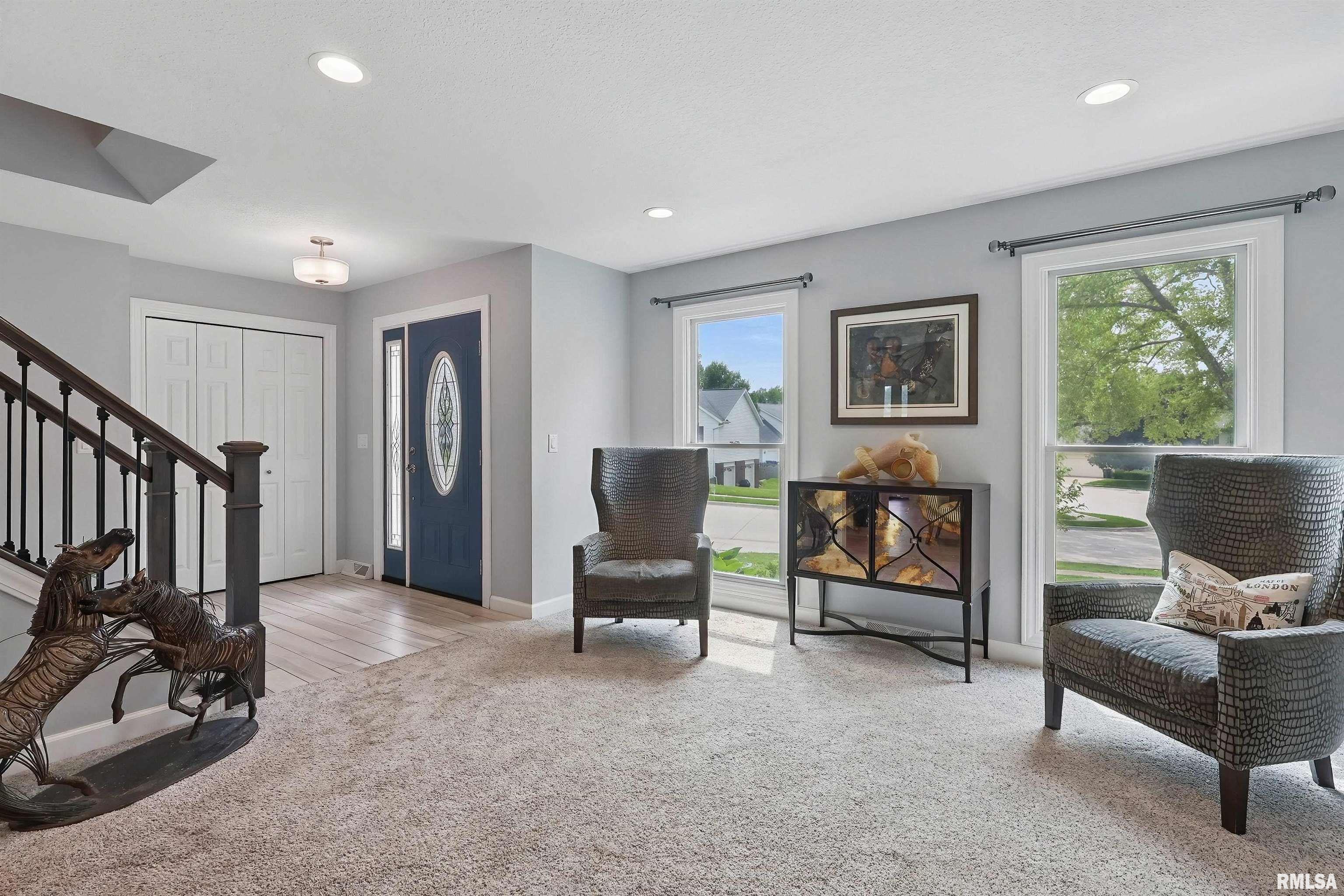 4821 Kynnelworth Drive, Bettendorf, Iowa image 7