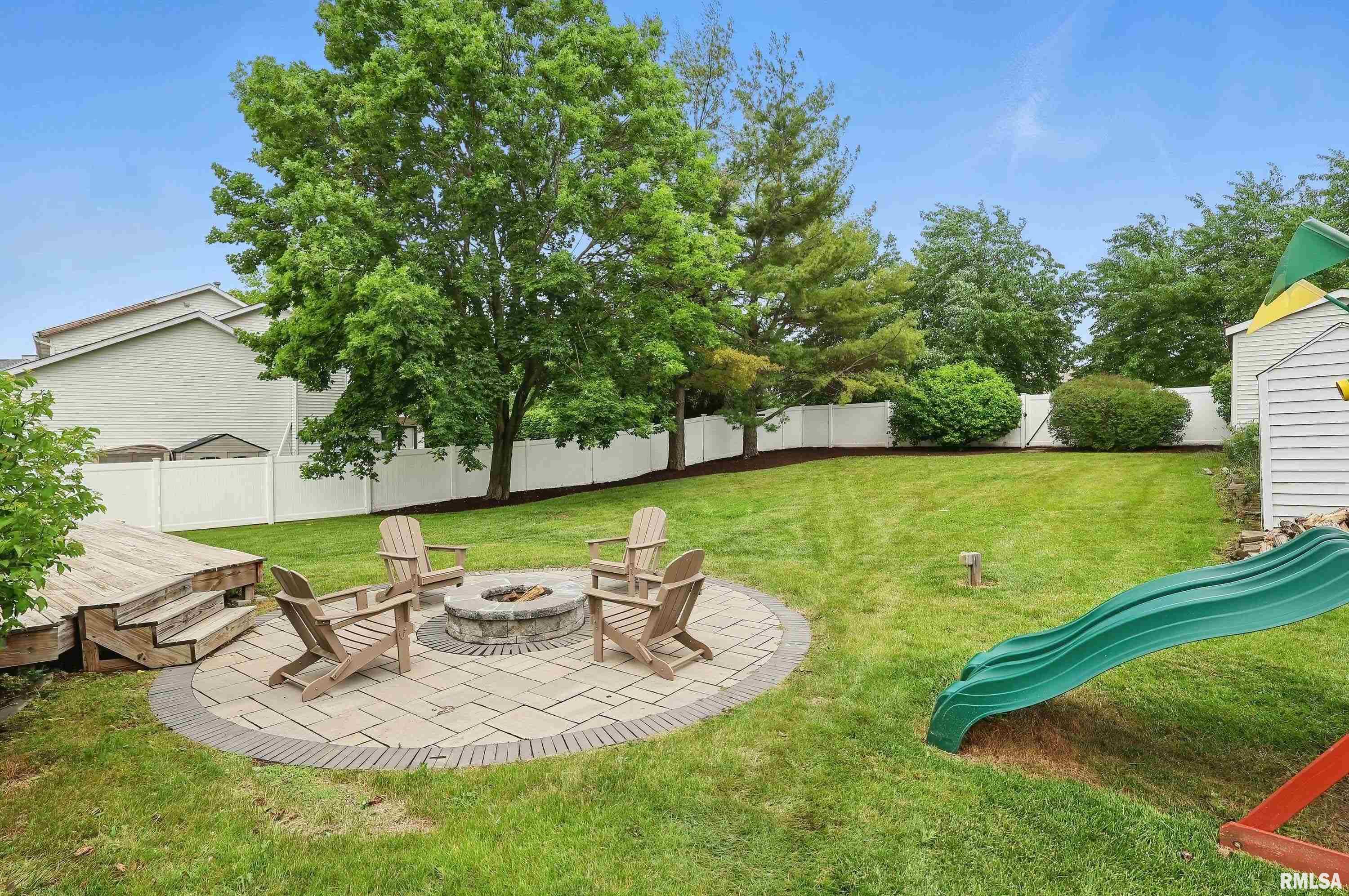 4821 Kynnelworth Drive, Bettendorf, Iowa image 40