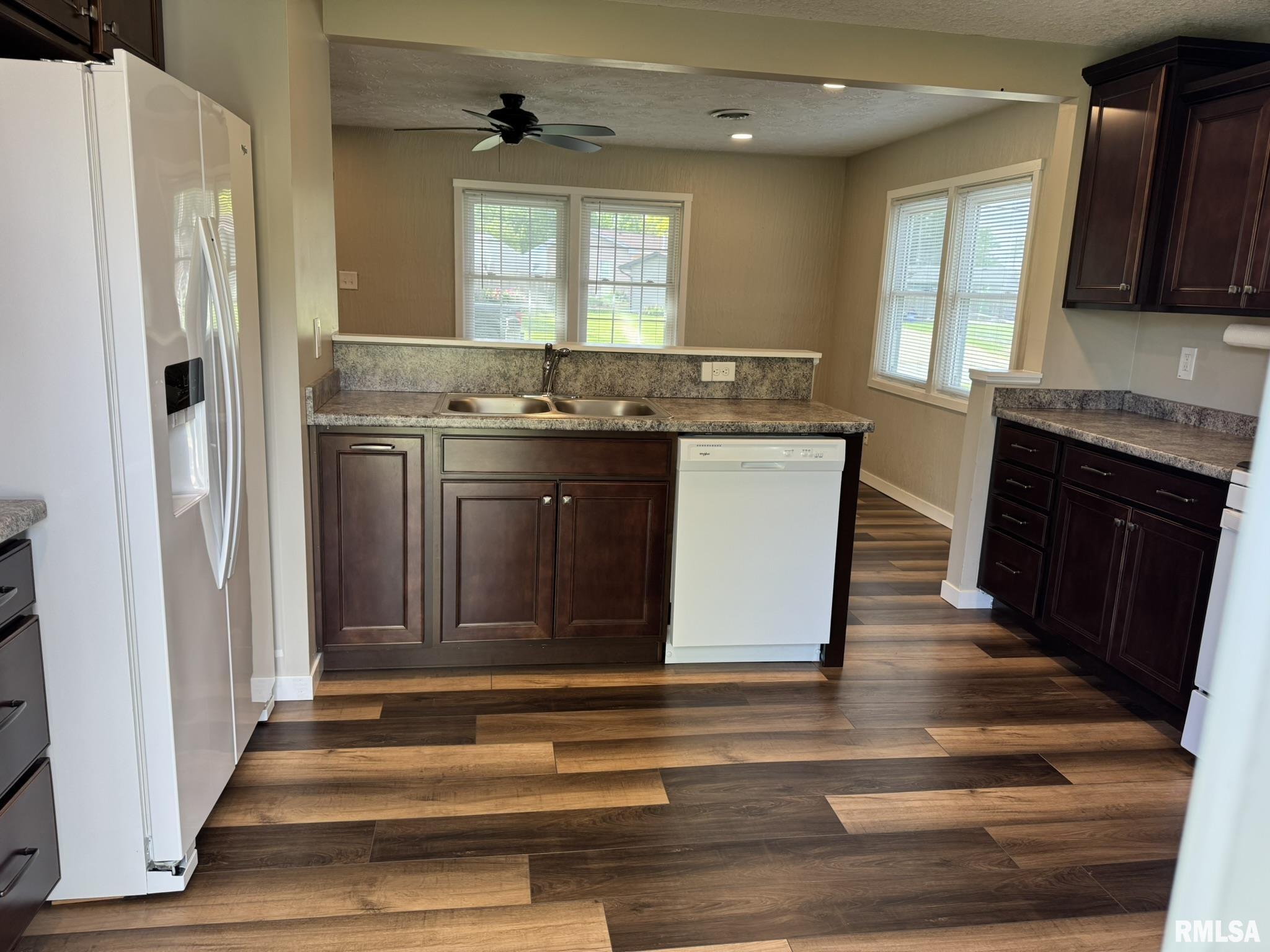 2015 Ridgeview Drive, Davenport, Iowa image 5