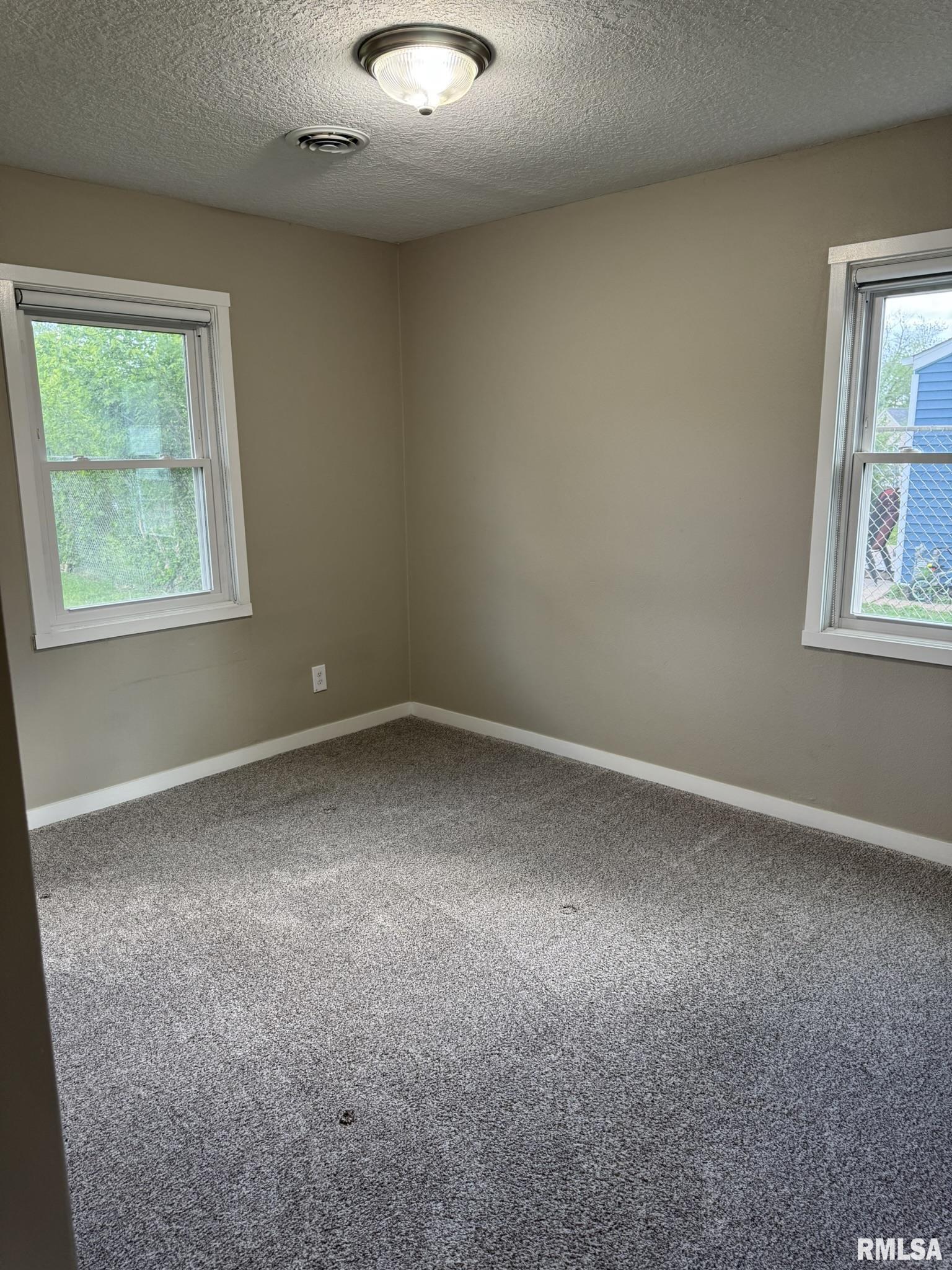 2015 Ridgeview Drive, Davenport, Iowa image 10