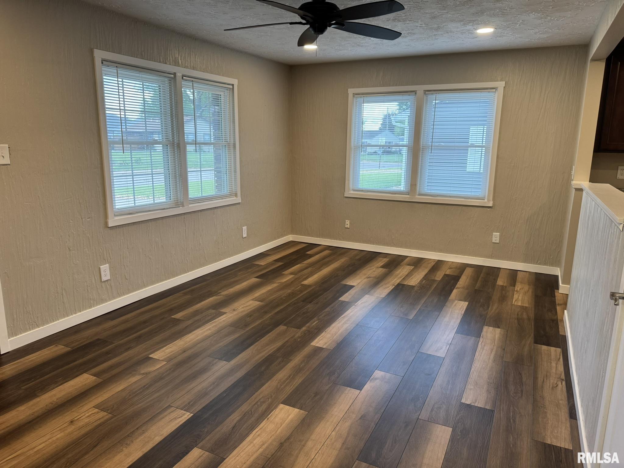 2015 Ridgeview Drive, Davenport, Iowa image 8