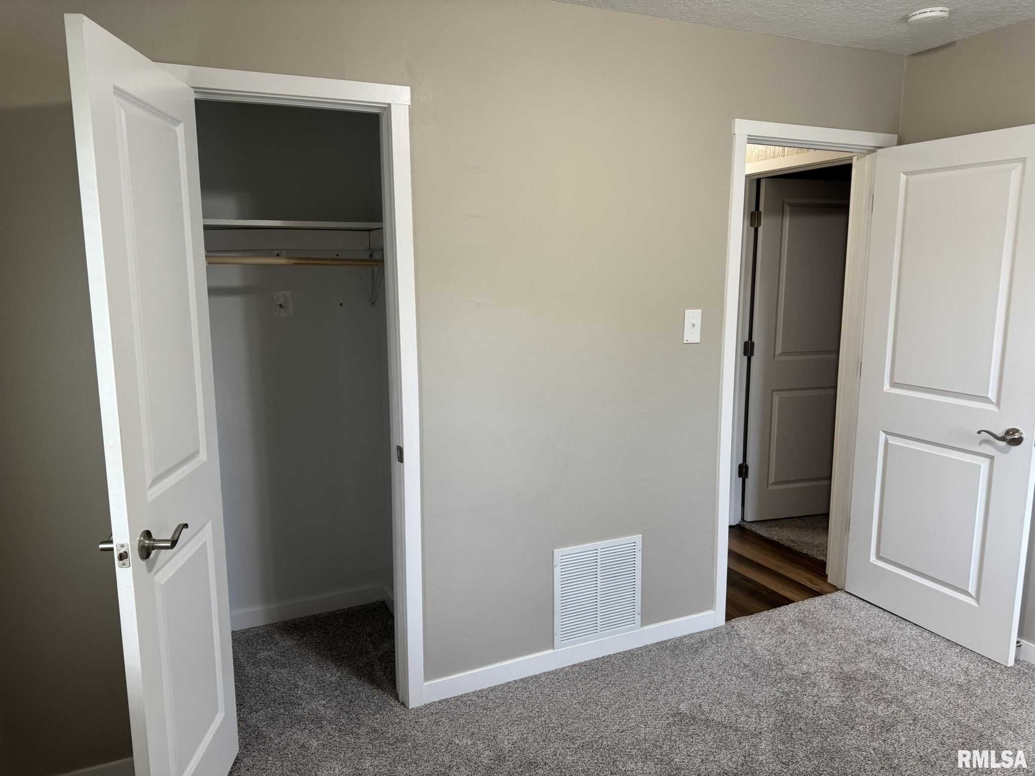 2015 Ridgeview Drive, Davenport, Iowa image 16