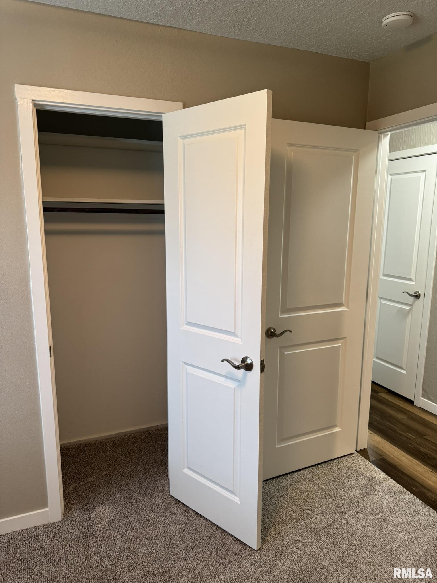 2015 Ridgeview Drive, Davenport, Iowa image 14