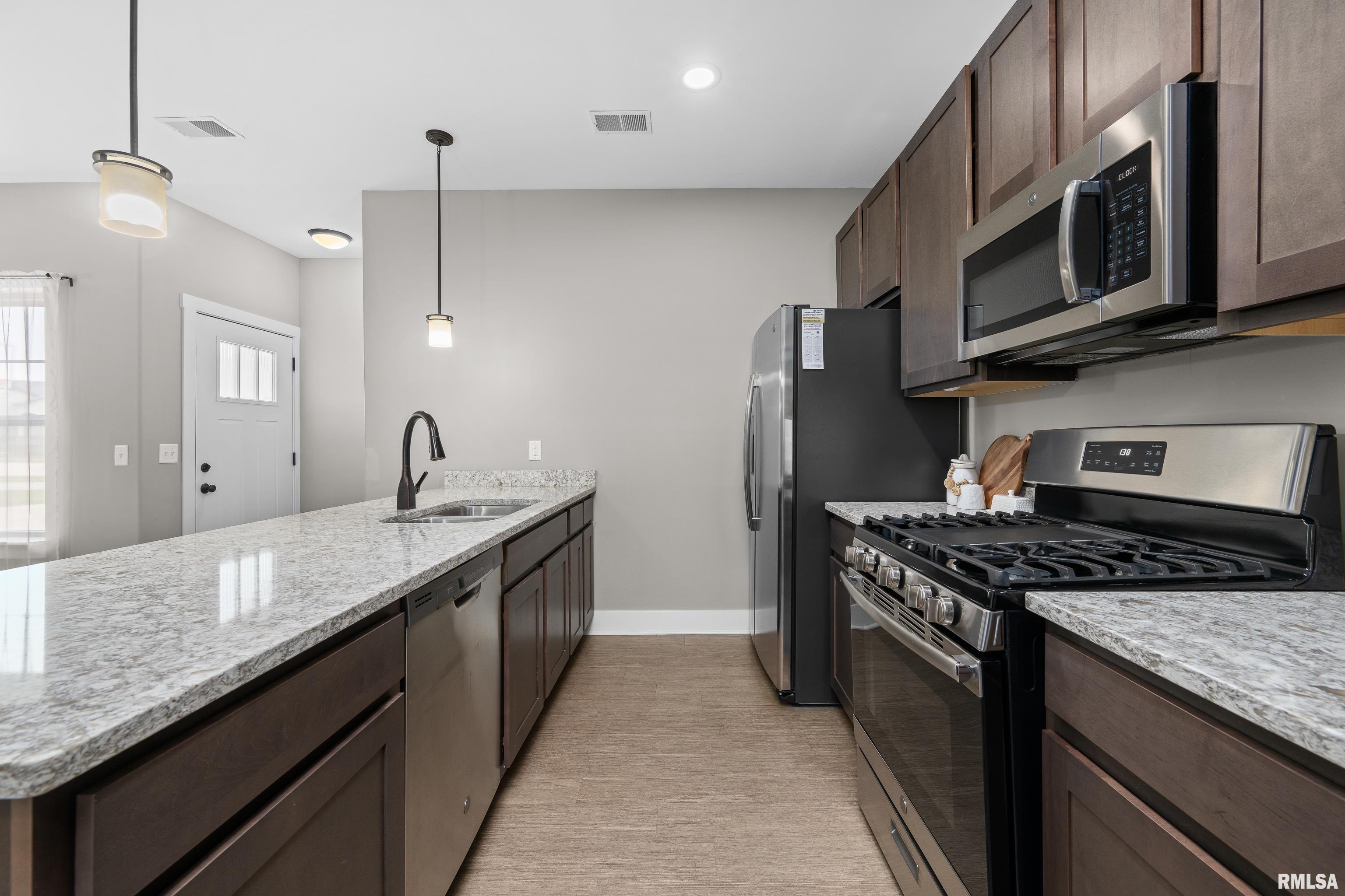 2950 Charissas Place, Bettendorf, Iowa image 4