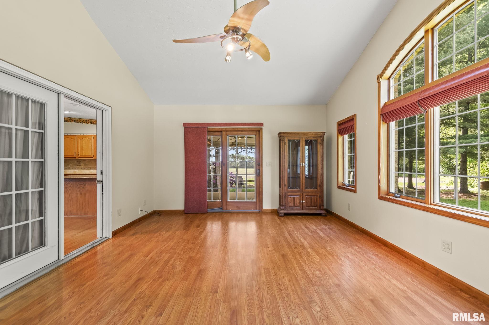 2087 N 700 East Road, Edinburg, Illinois image 20