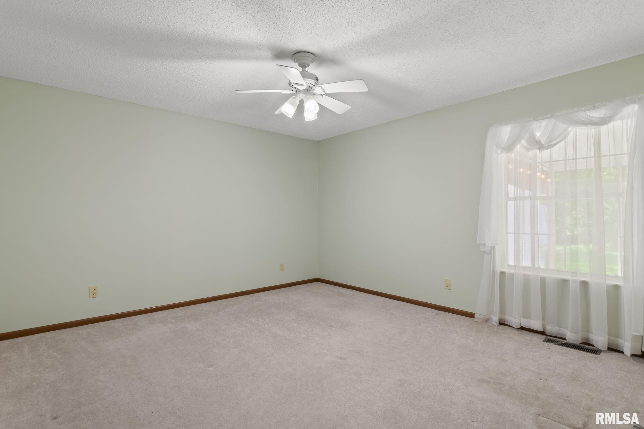 2087 N 700 East Road, Edinburg, Illinois image 32