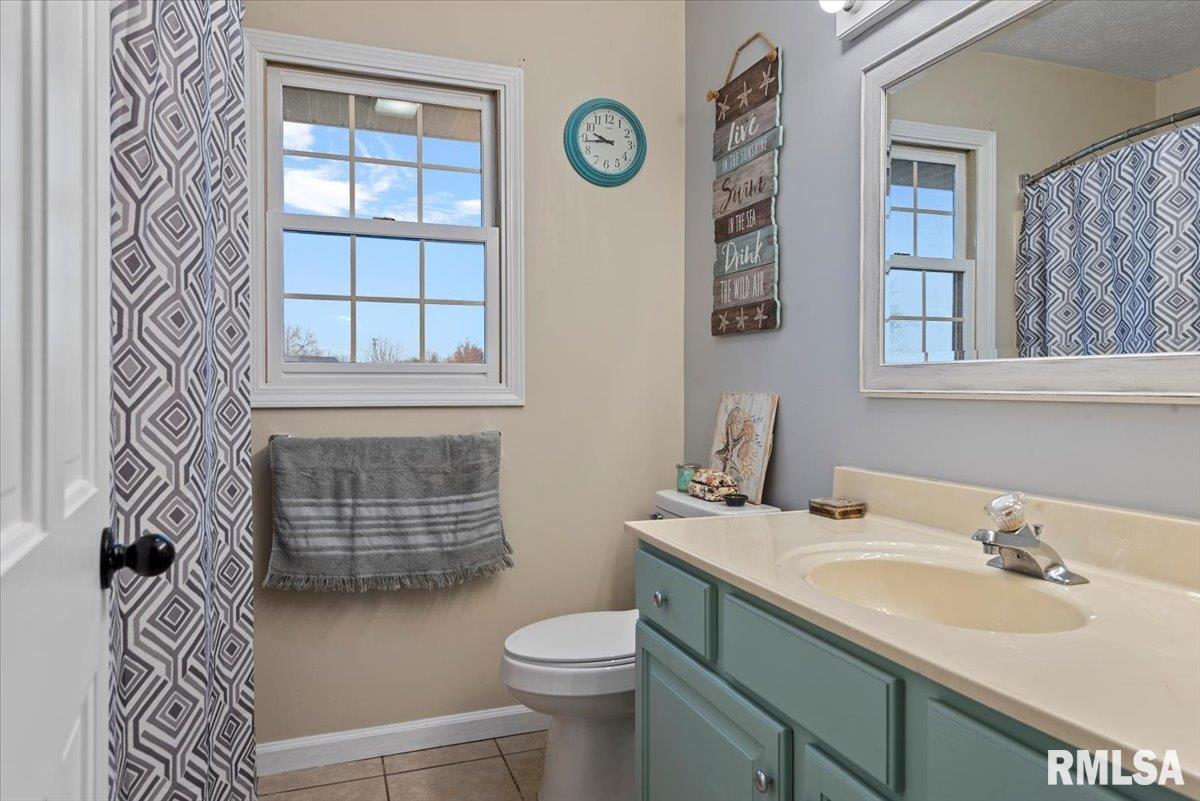 802 N Clover Court, Athens, Illinois image 24