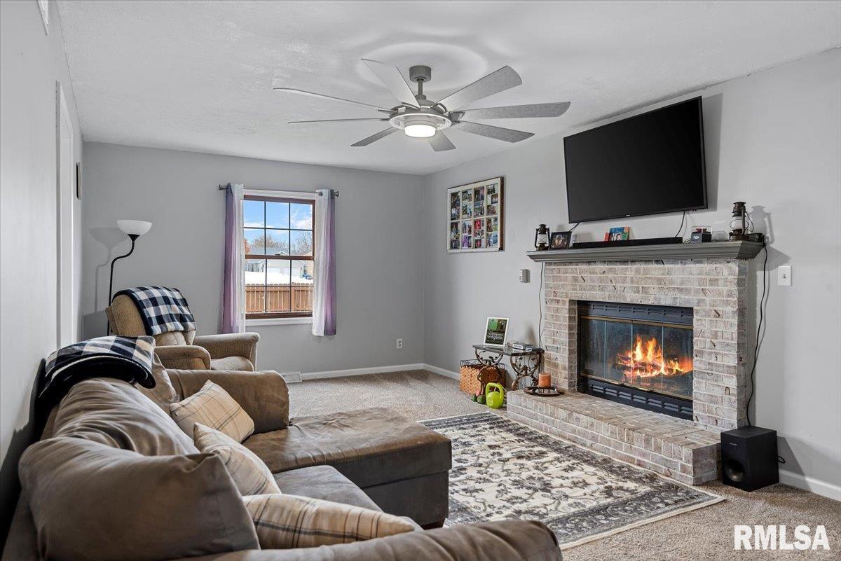 802 N Clover Court, Athens, Illinois image 10