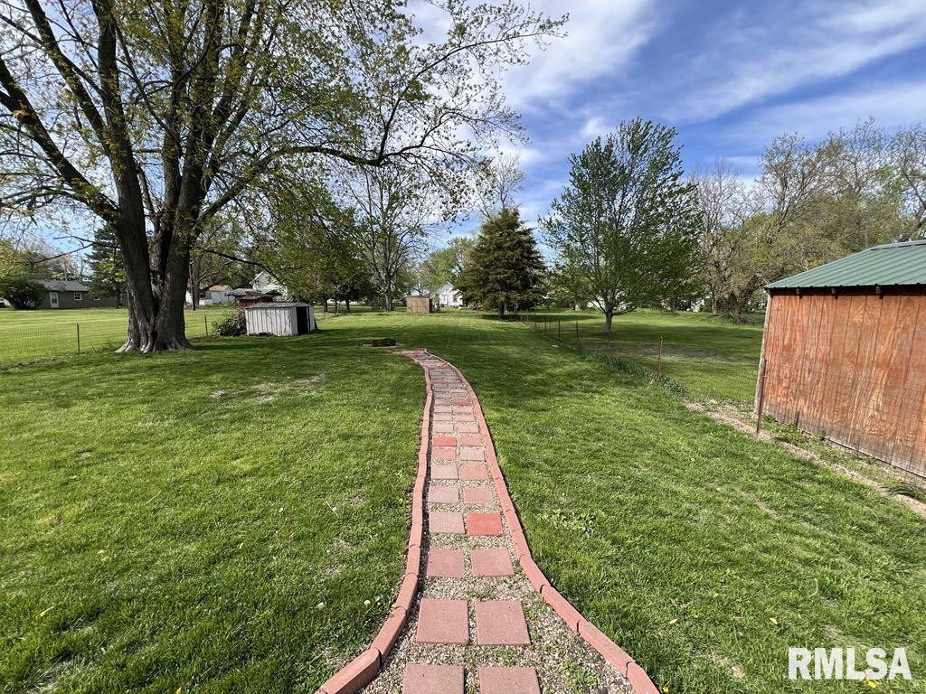 1520 E Wheeler Street, Macomb, Illinois image 3