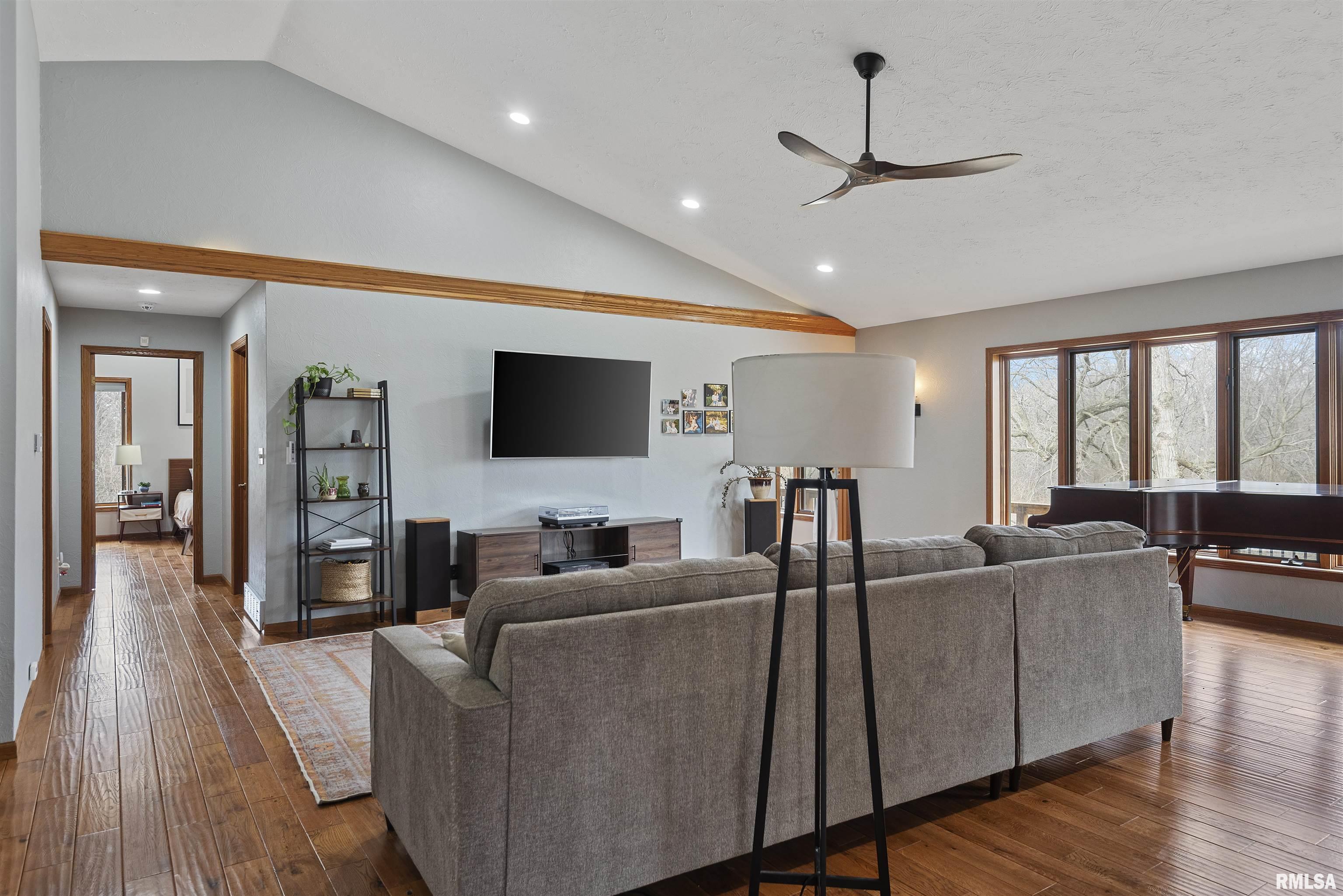 17269 Woodland Lakes Drive, Petersburg, Illinois image 7