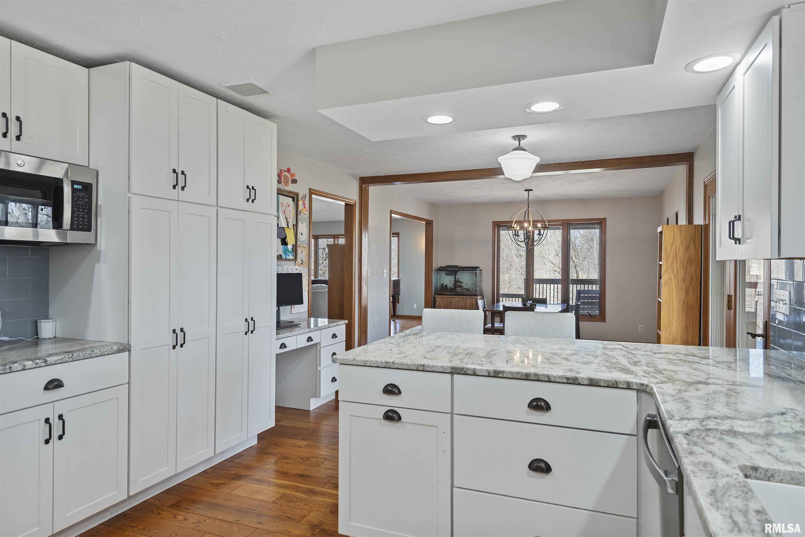 17269 Woodland Lakes Drive, Petersburg, Illinois image 19