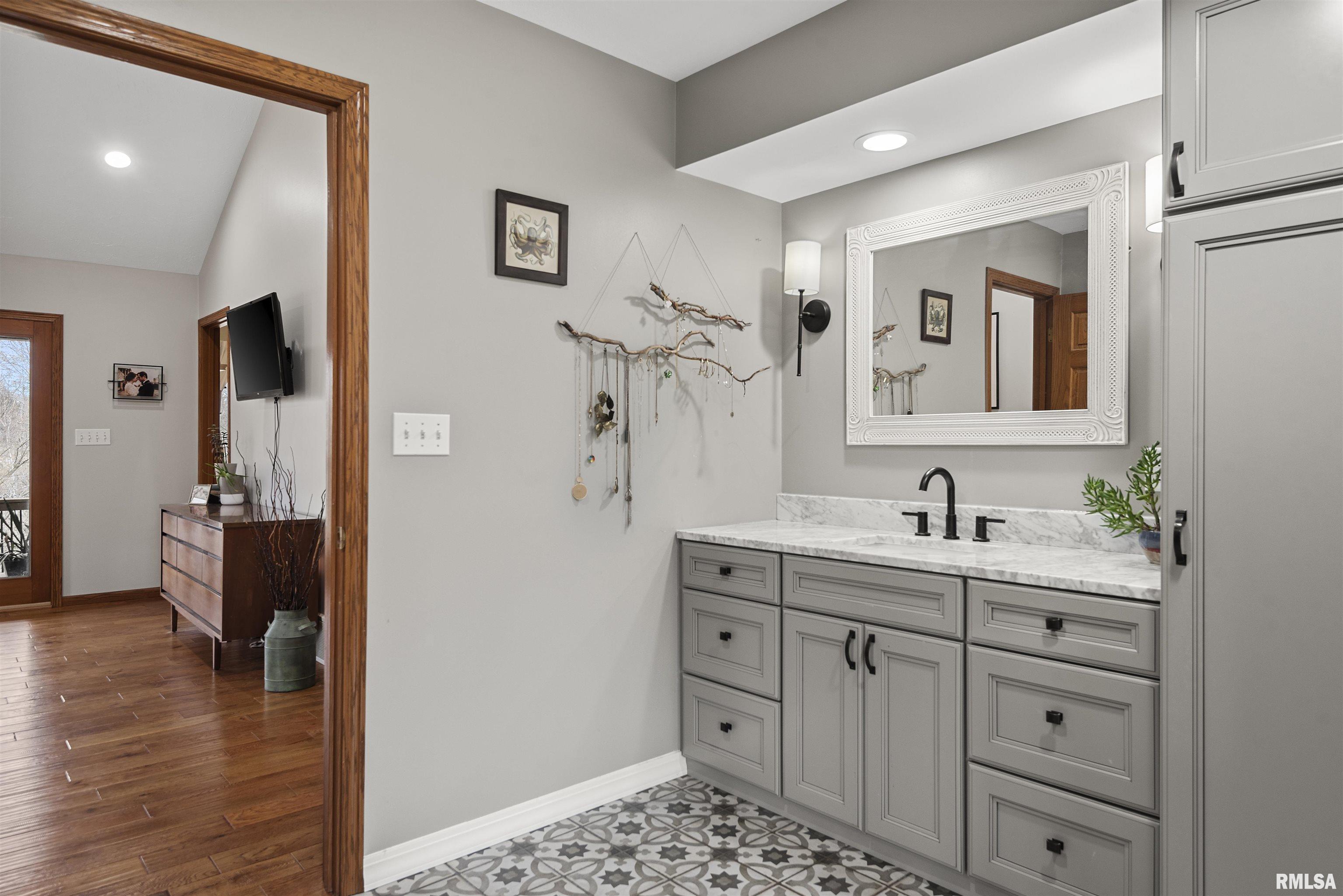 17269 Woodland Lakes Drive, Petersburg, Illinois image 33