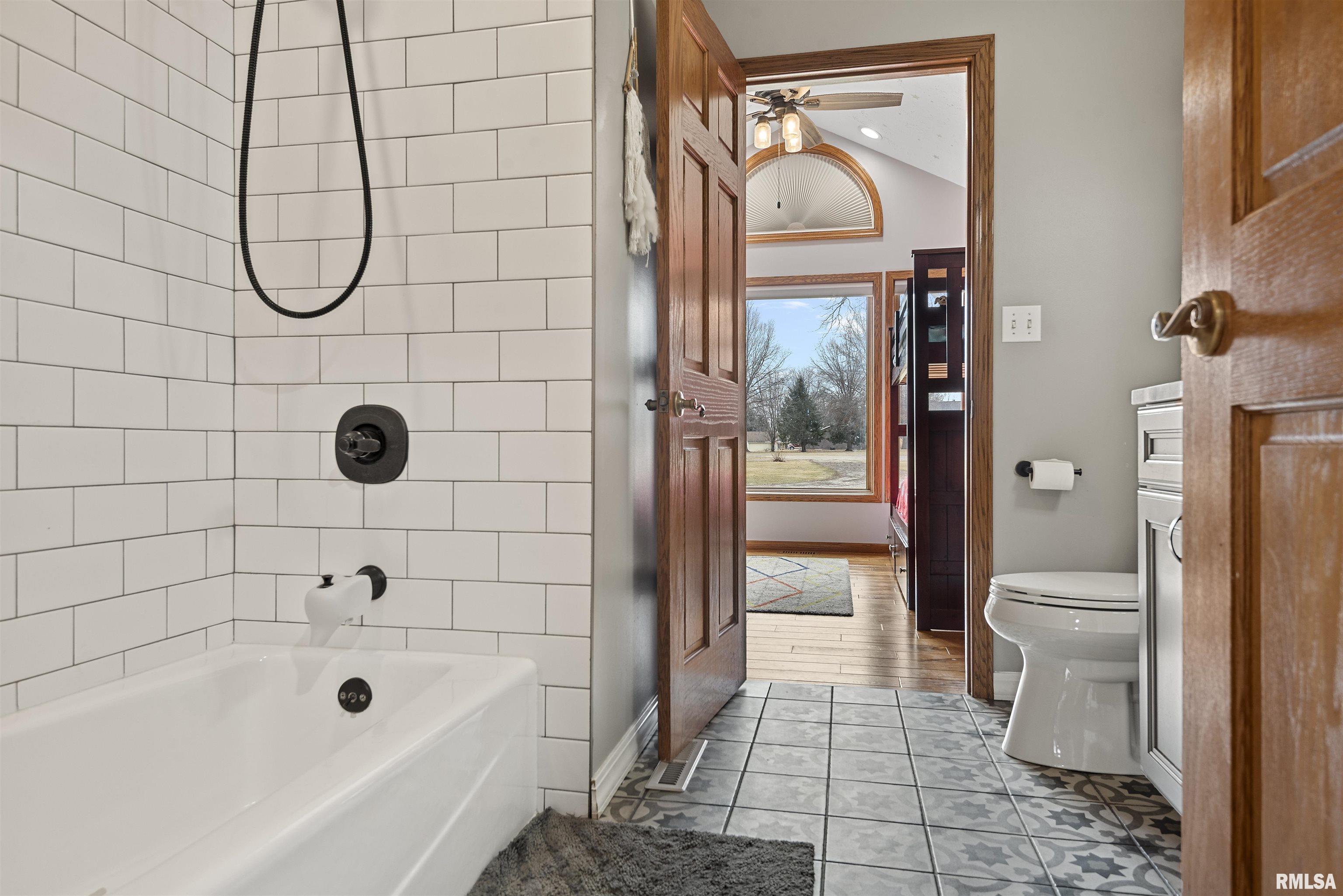 17269 Woodland Lakes Drive, Petersburg, Illinois image 36