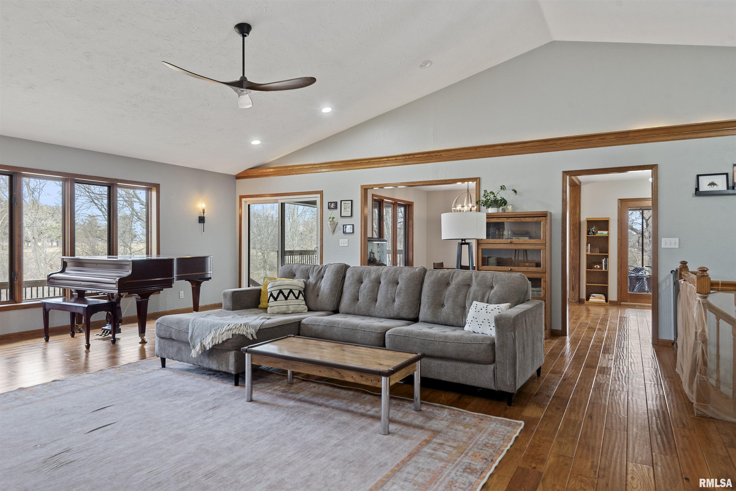 17269 Woodland Lakes Drive, Petersburg, Illinois image 11