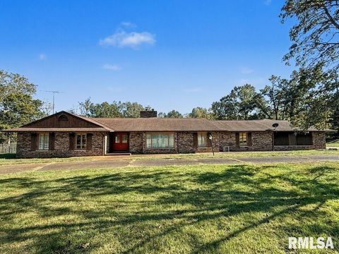 Homes For Sale - 508 Forest Drive<br/> Williamson County, Herrin, IL 62948