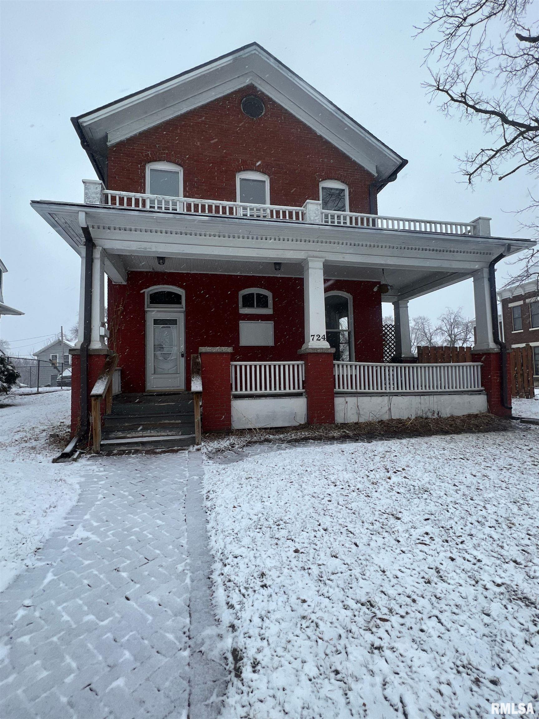724 W 8th Street, Davenport, Iowa image 1