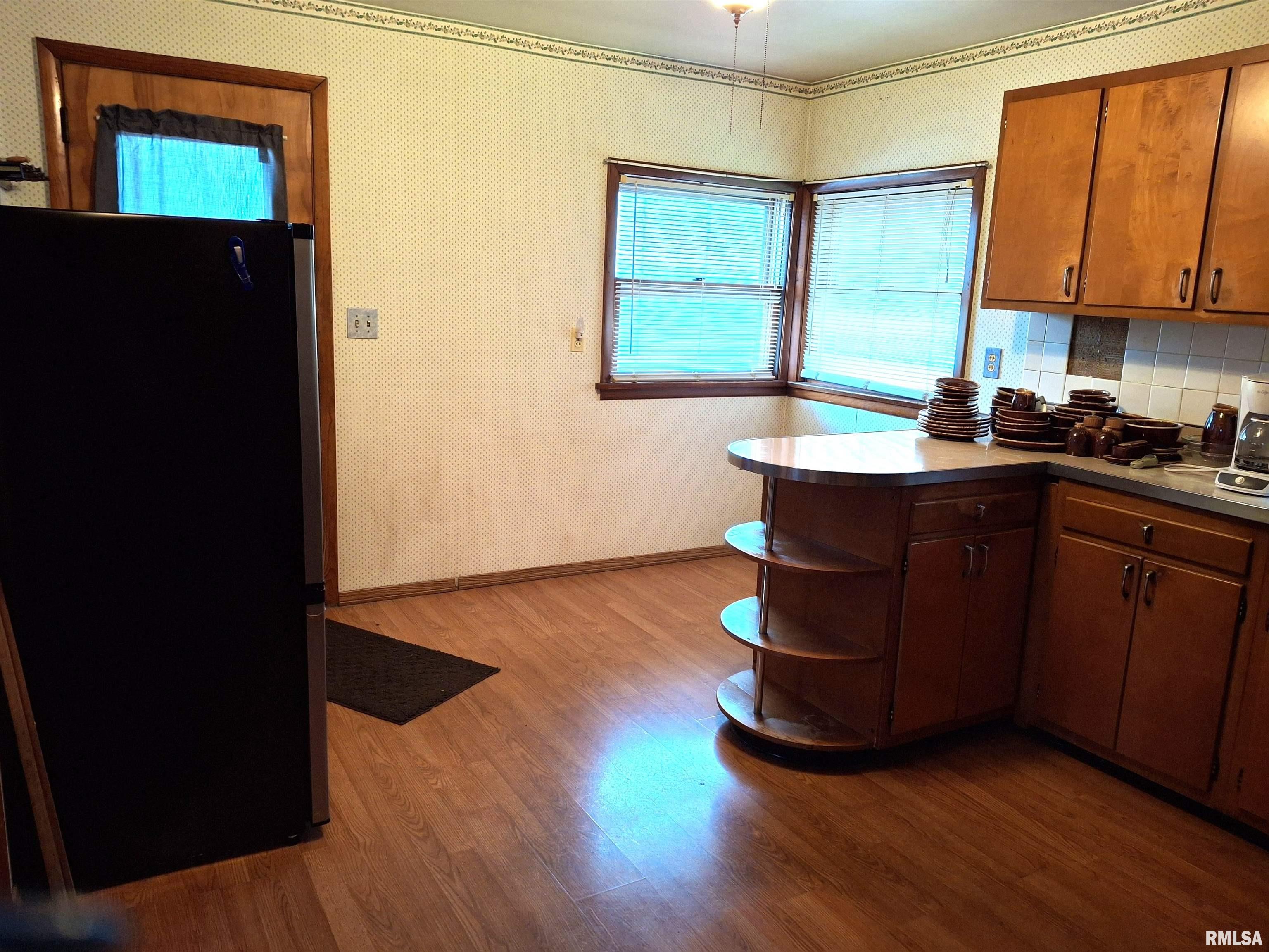 10 Willow Court, Canton, Illinois image 4