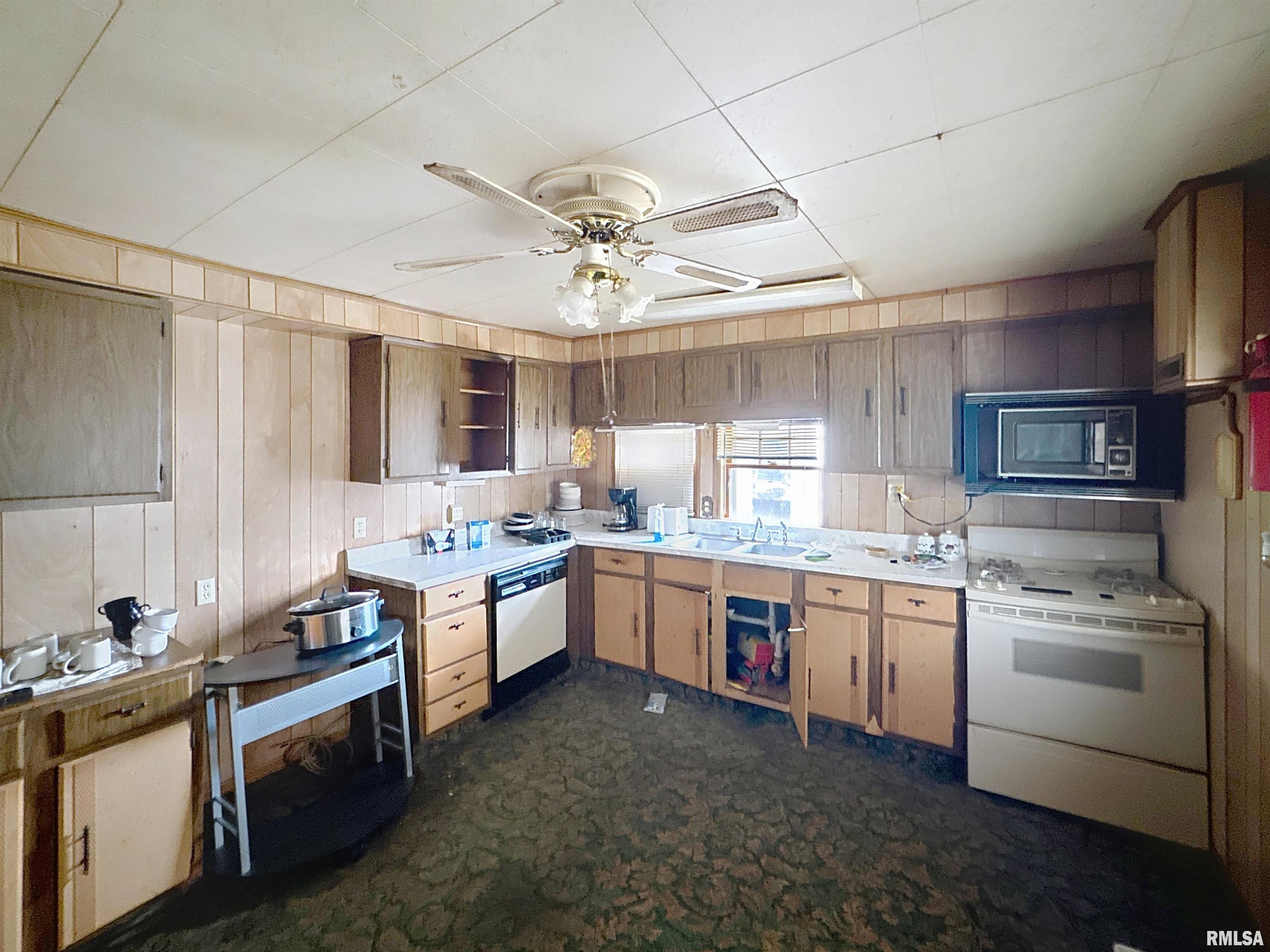 1223 13th Street, Silvis, Illinois image 7