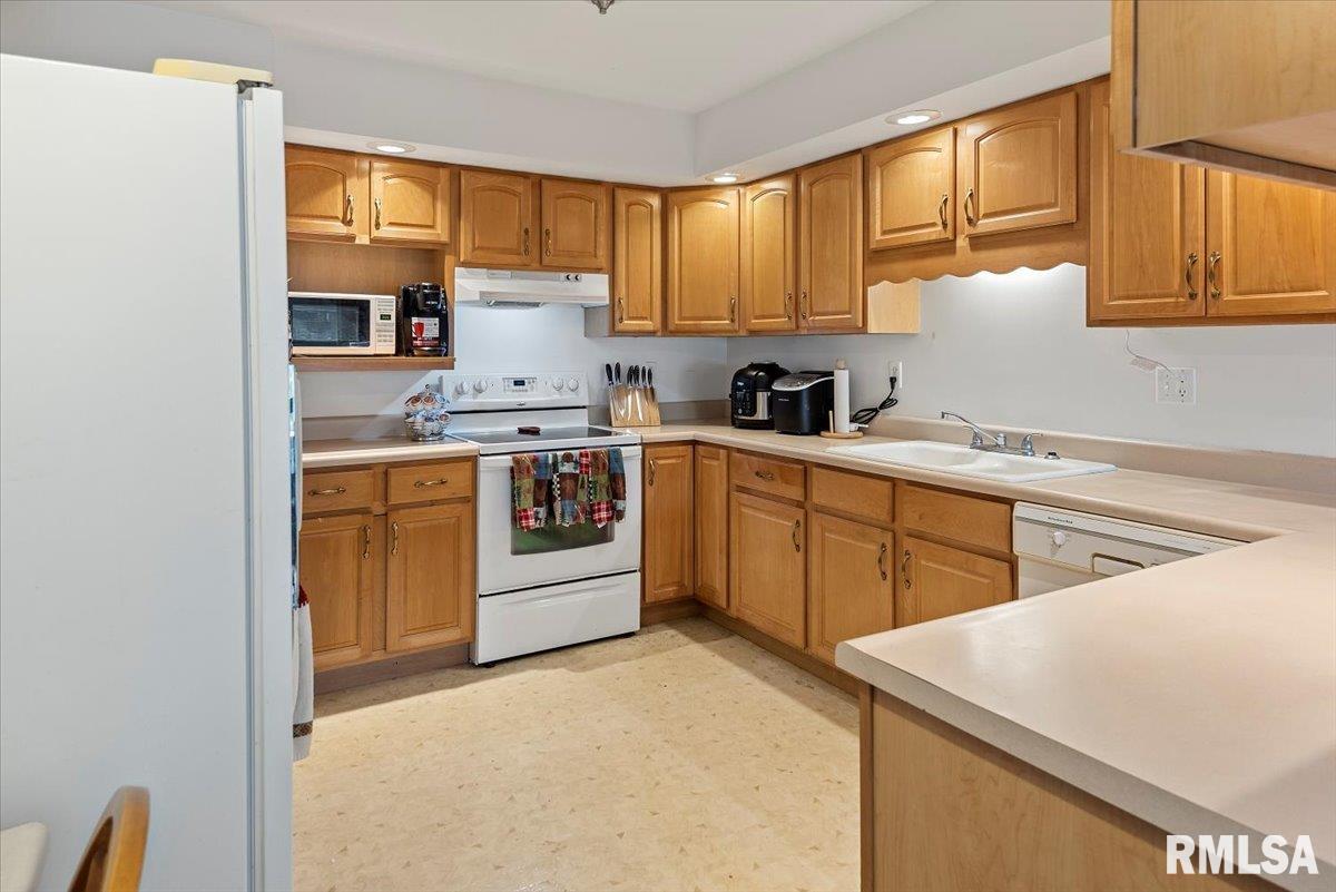1619 Briarcreek Lane, Springfield, Illinois image 11