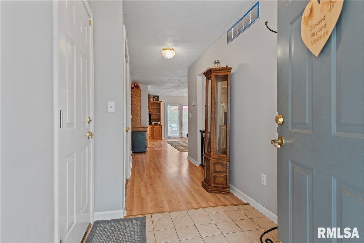 1619 Briarcreek Lane, Springfield, Illinois image 3