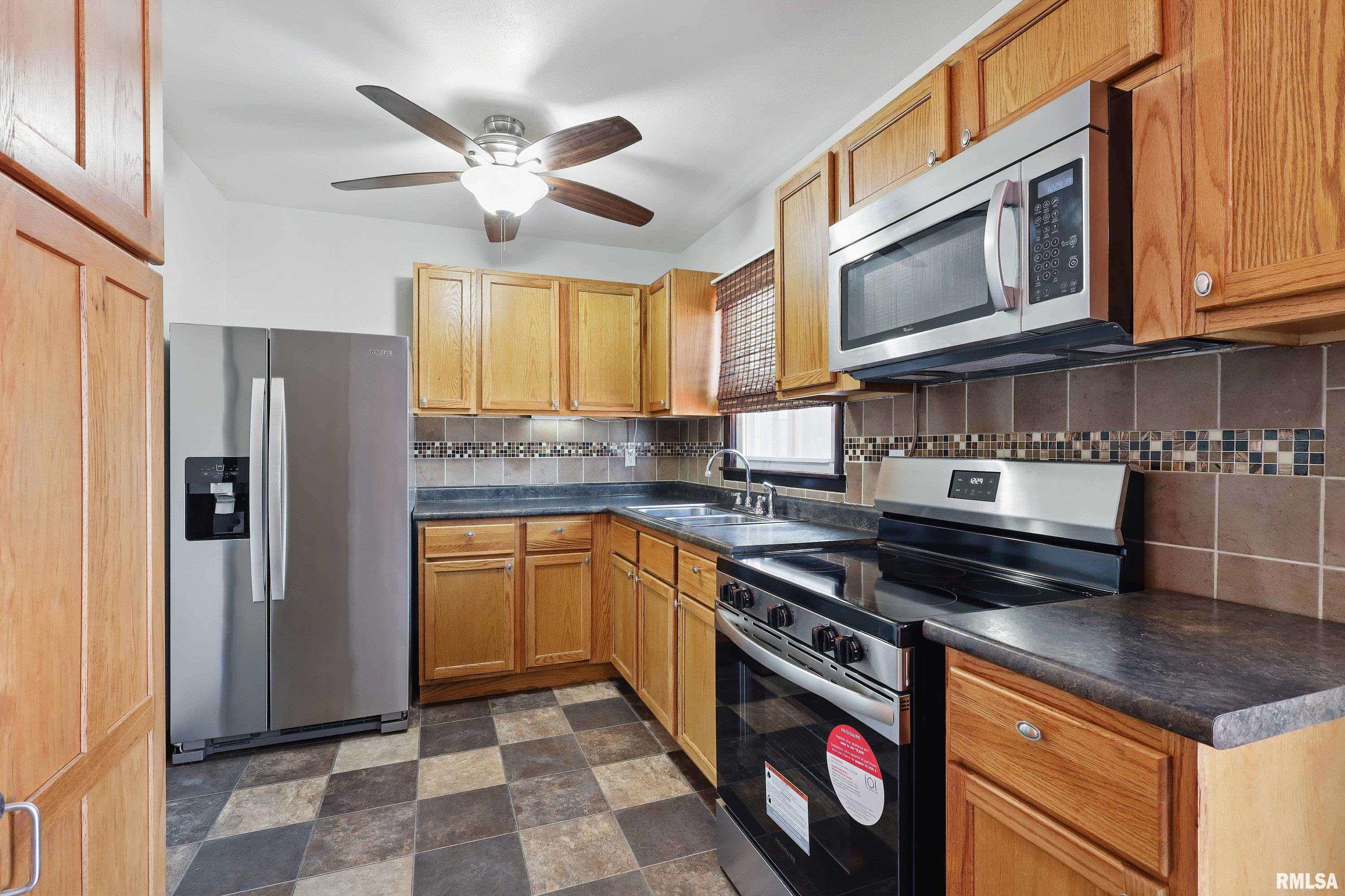 2634 N Gayman Avenue, Davenport, Iowa image 9