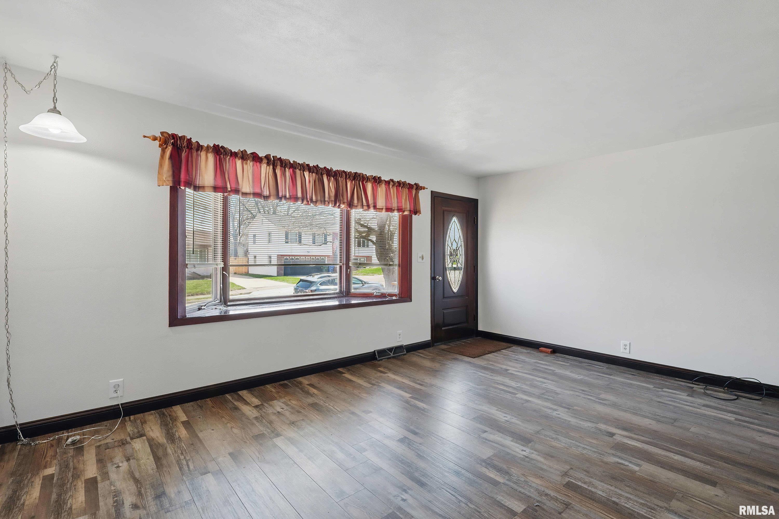 2634 N Gayman Avenue, Davenport, Iowa image 6
