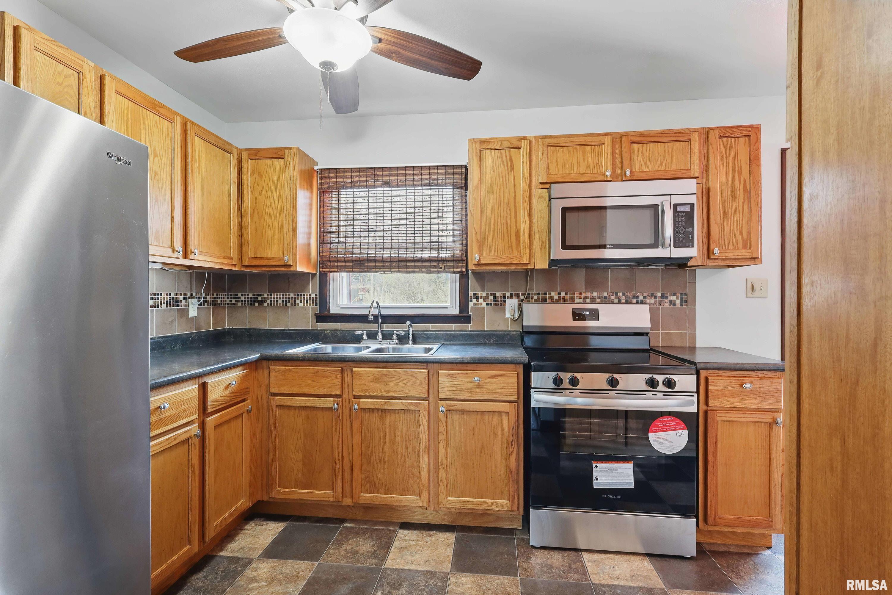2634 N Gayman Avenue, Davenport, Iowa image 11