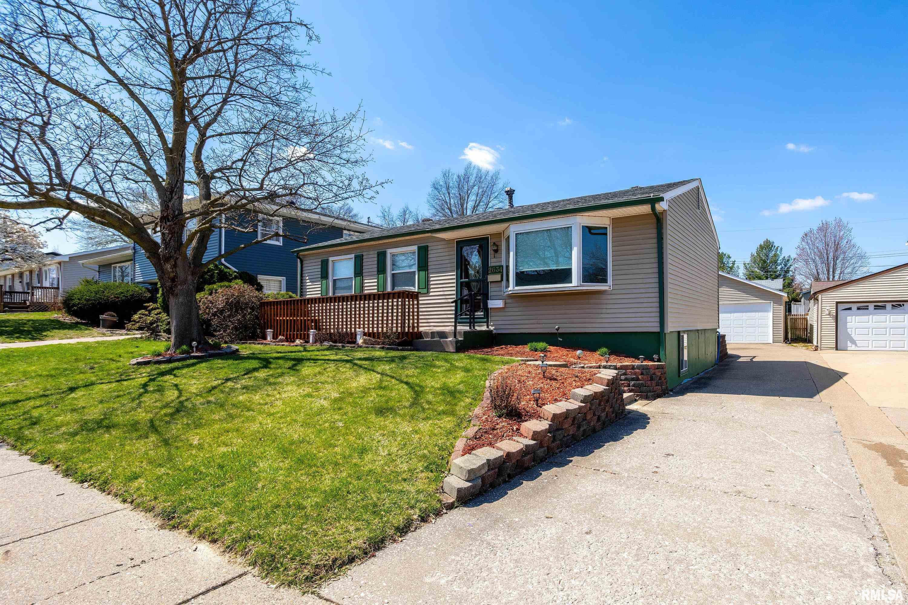 2634 N Gayman Avenue, Davenport, Iowa image 2