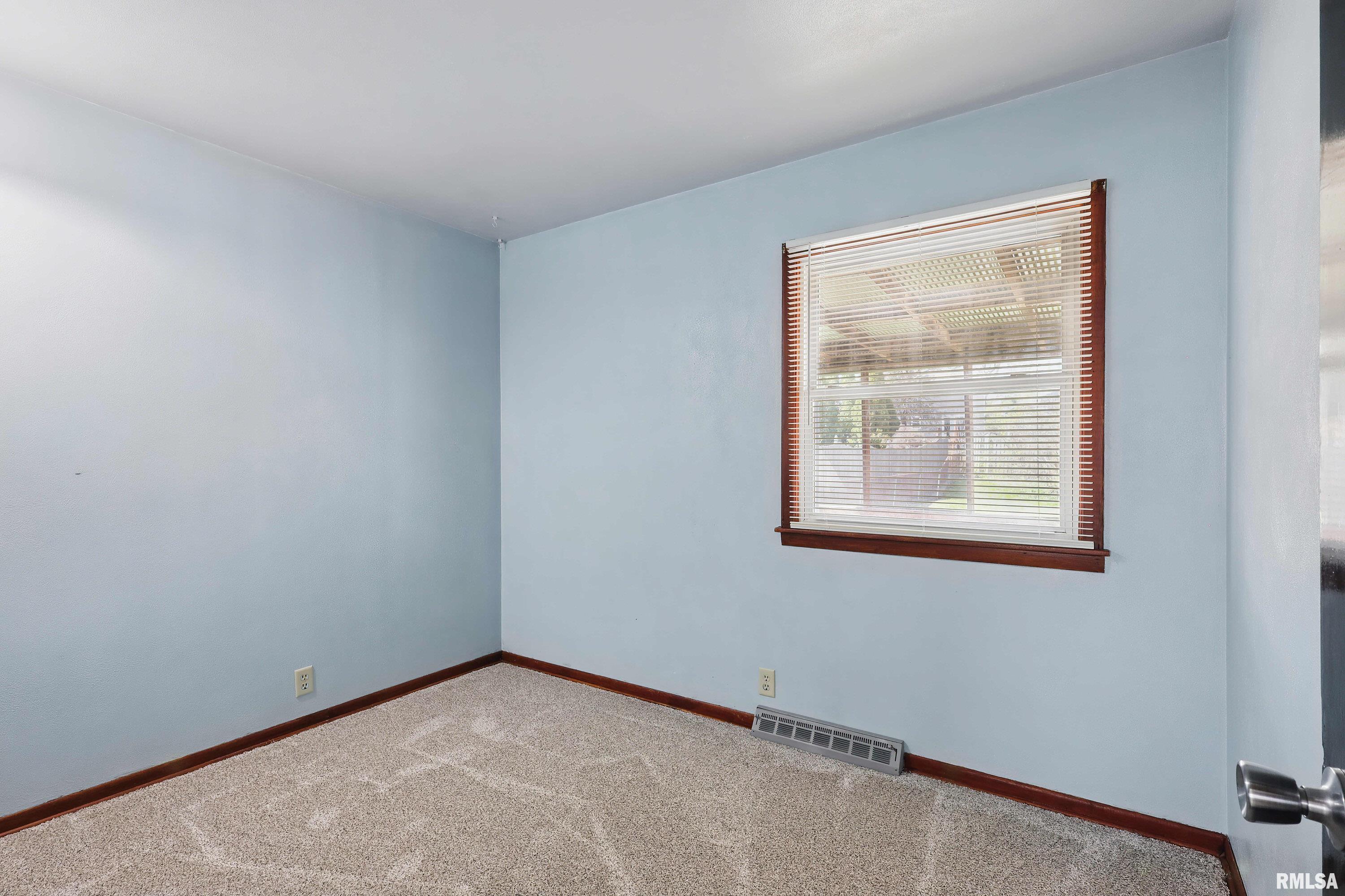 2634 N Gayman Avenue, Davenport, Iowa image 17