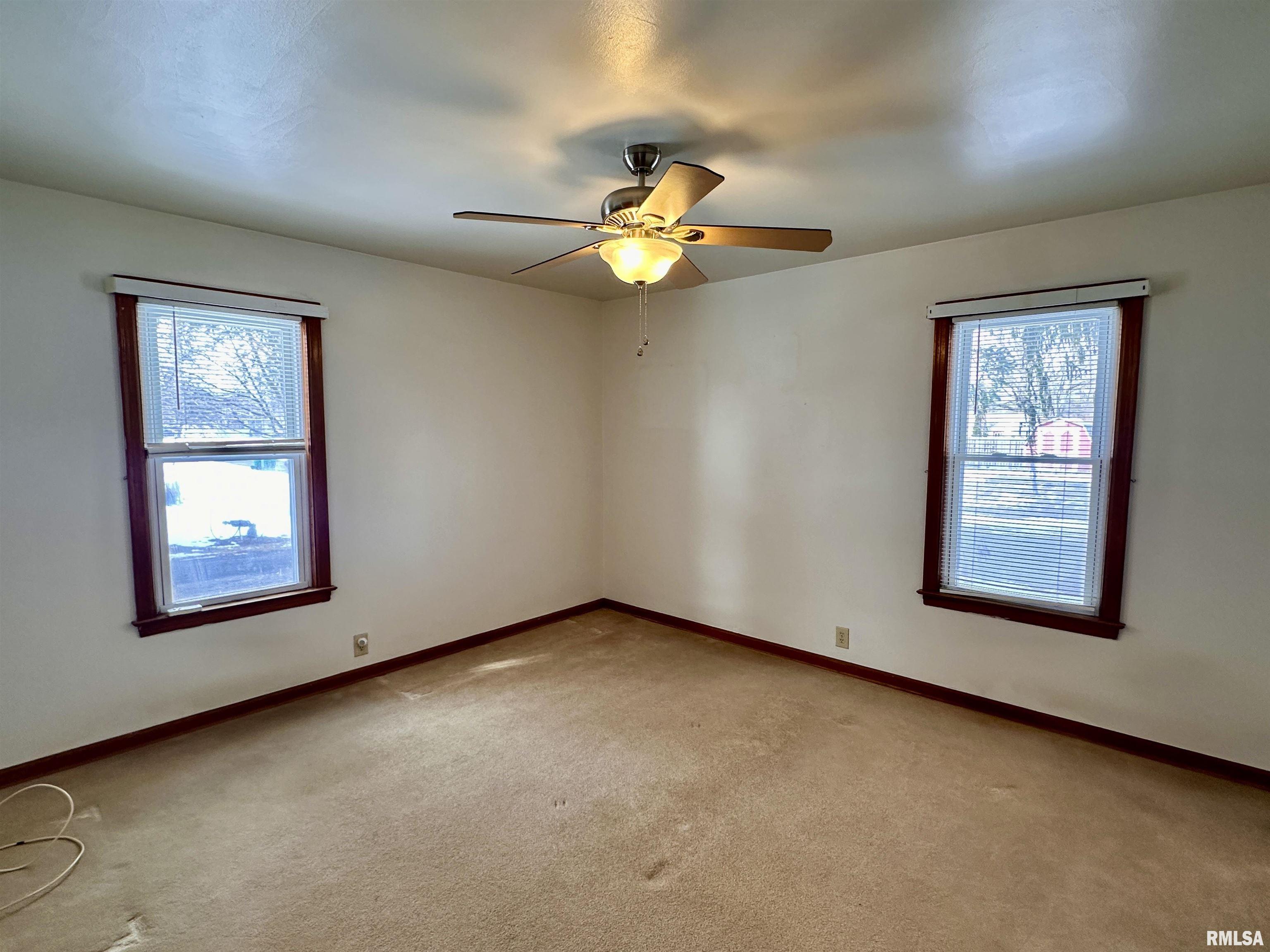 446 Lawrence Avenue, Galesburg, Illinois image 12